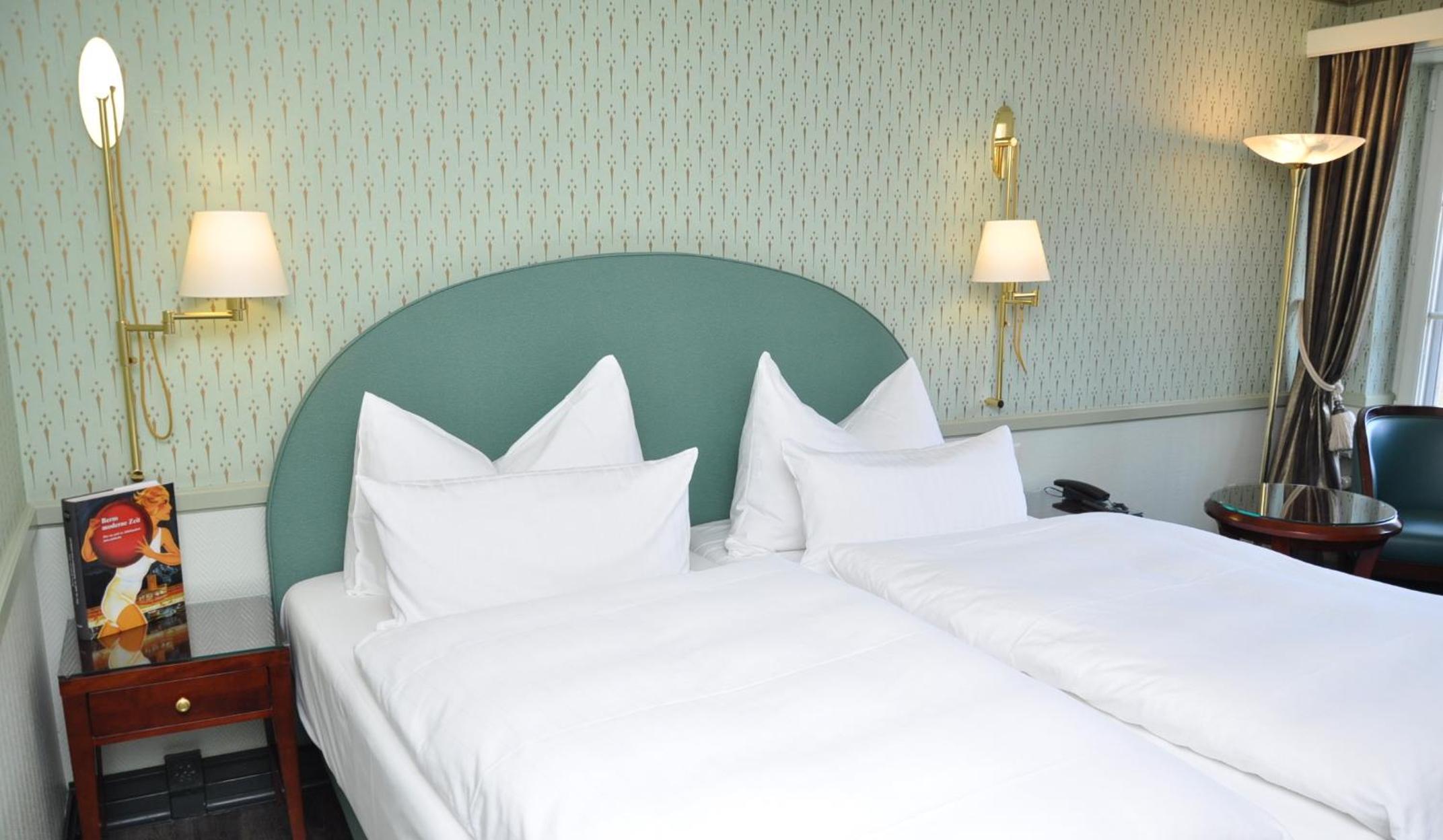 Double Room with Bath - Photo 4