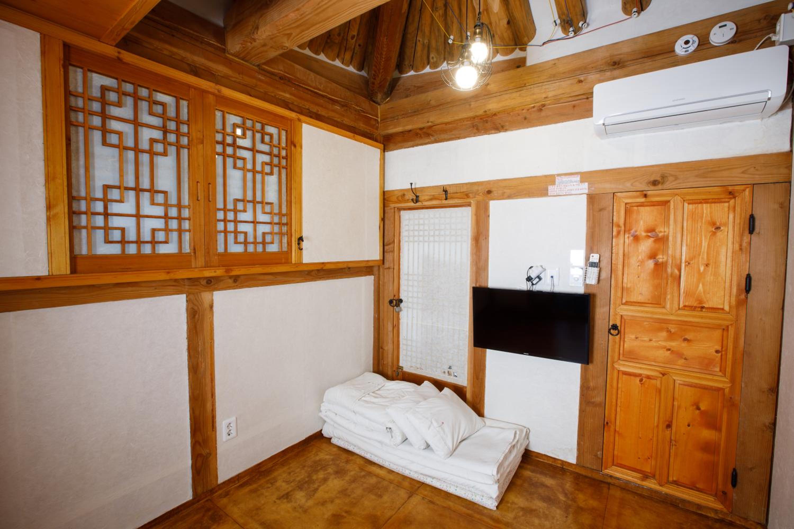 Korean-Style Double Room photo 3