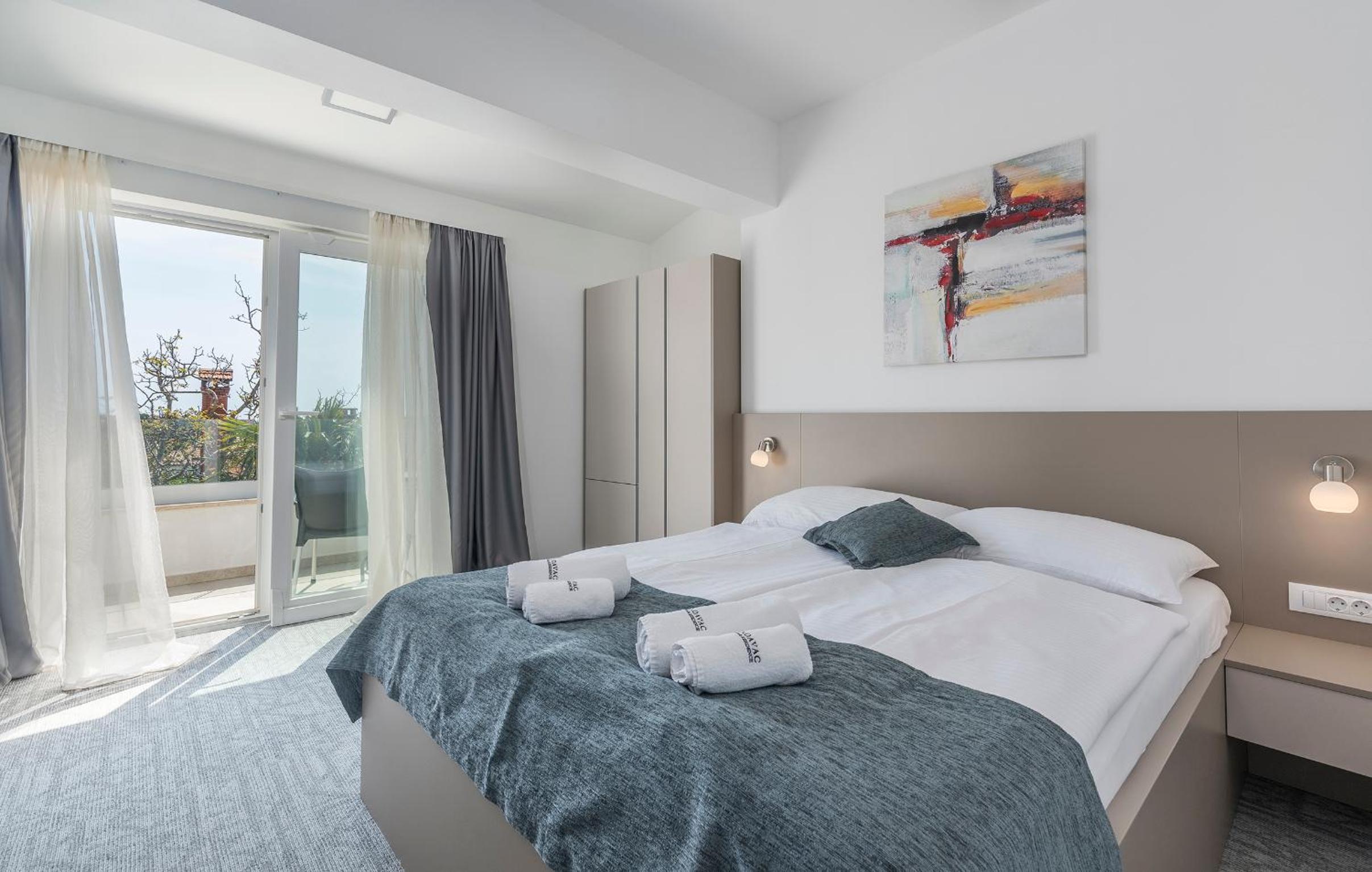 Deluxe Double Room with Shower