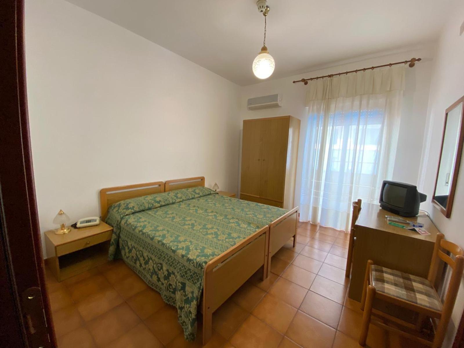 Habitación Doble o con Dos Camas con Vista a la Piscina