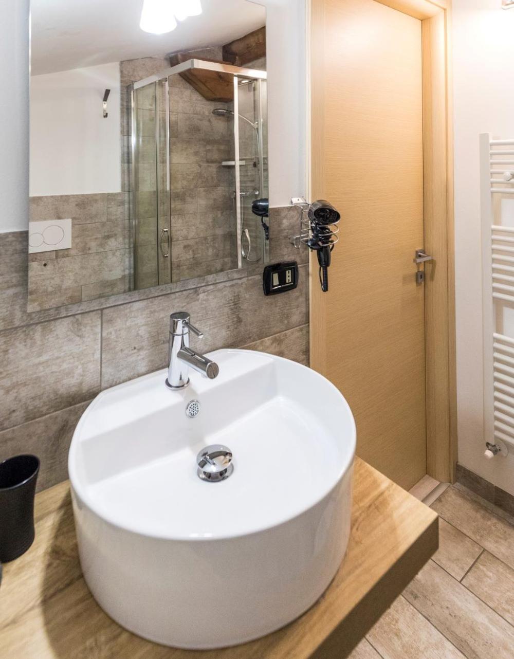 Double or Twin Room with View - Photo 2