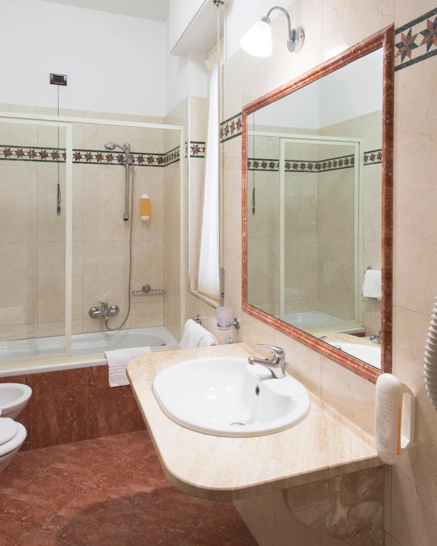 Superior Quadruple Room photo 2