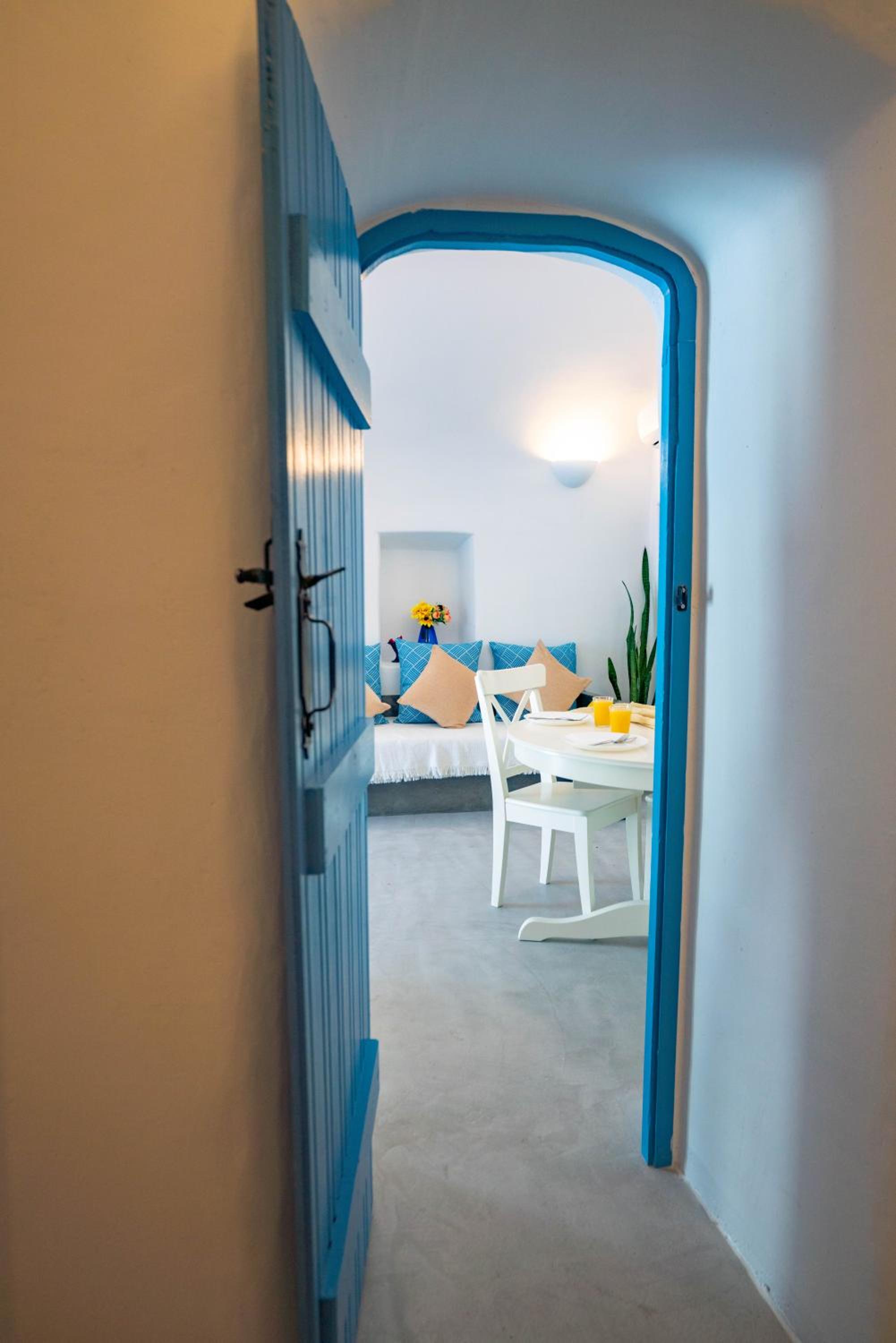 Three-Bedroom Apartment - Photo 20