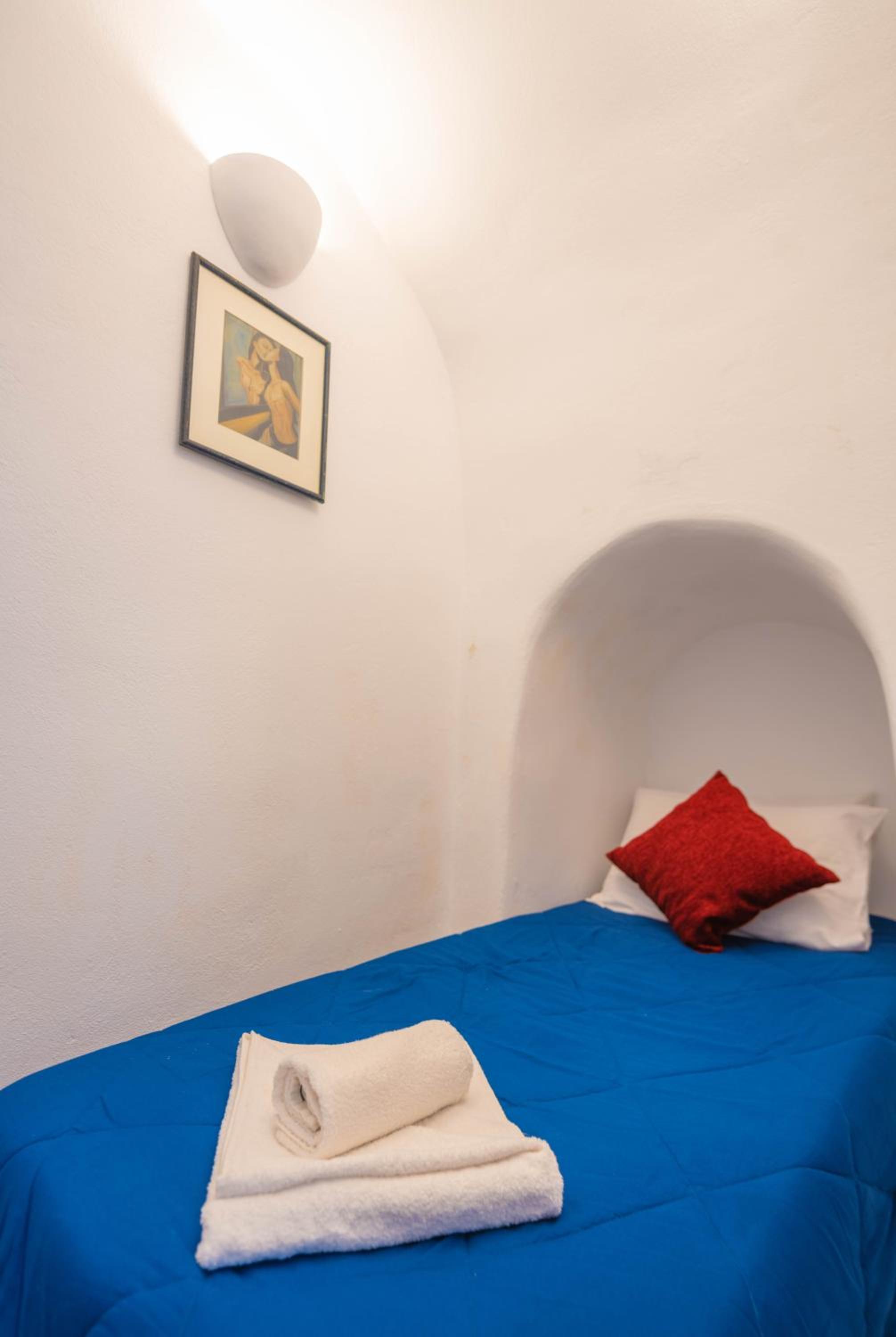 Two-Bedroom Apartment - Photo 12