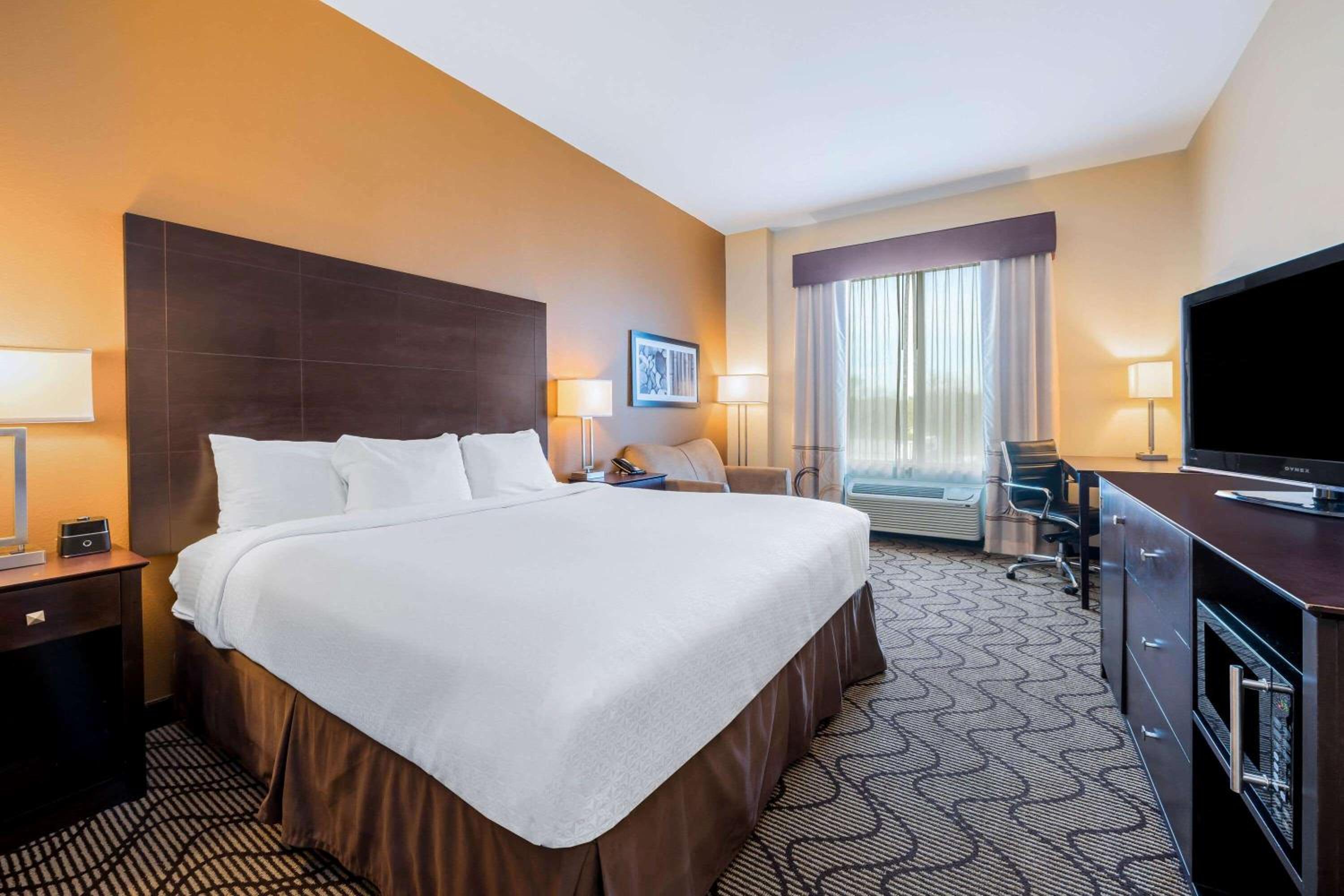 Executive King Room - Photo 2