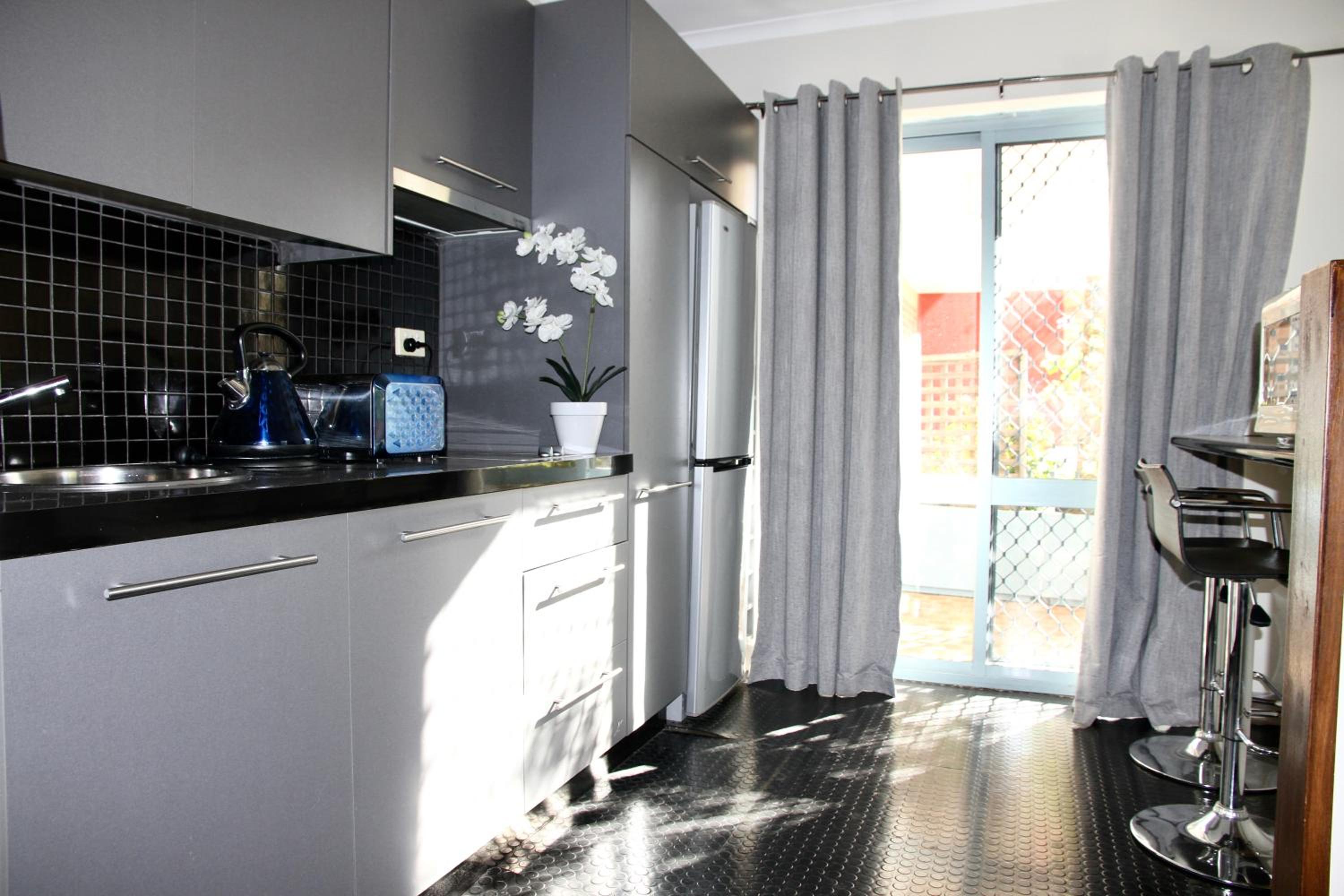 Family Room - Photo 9