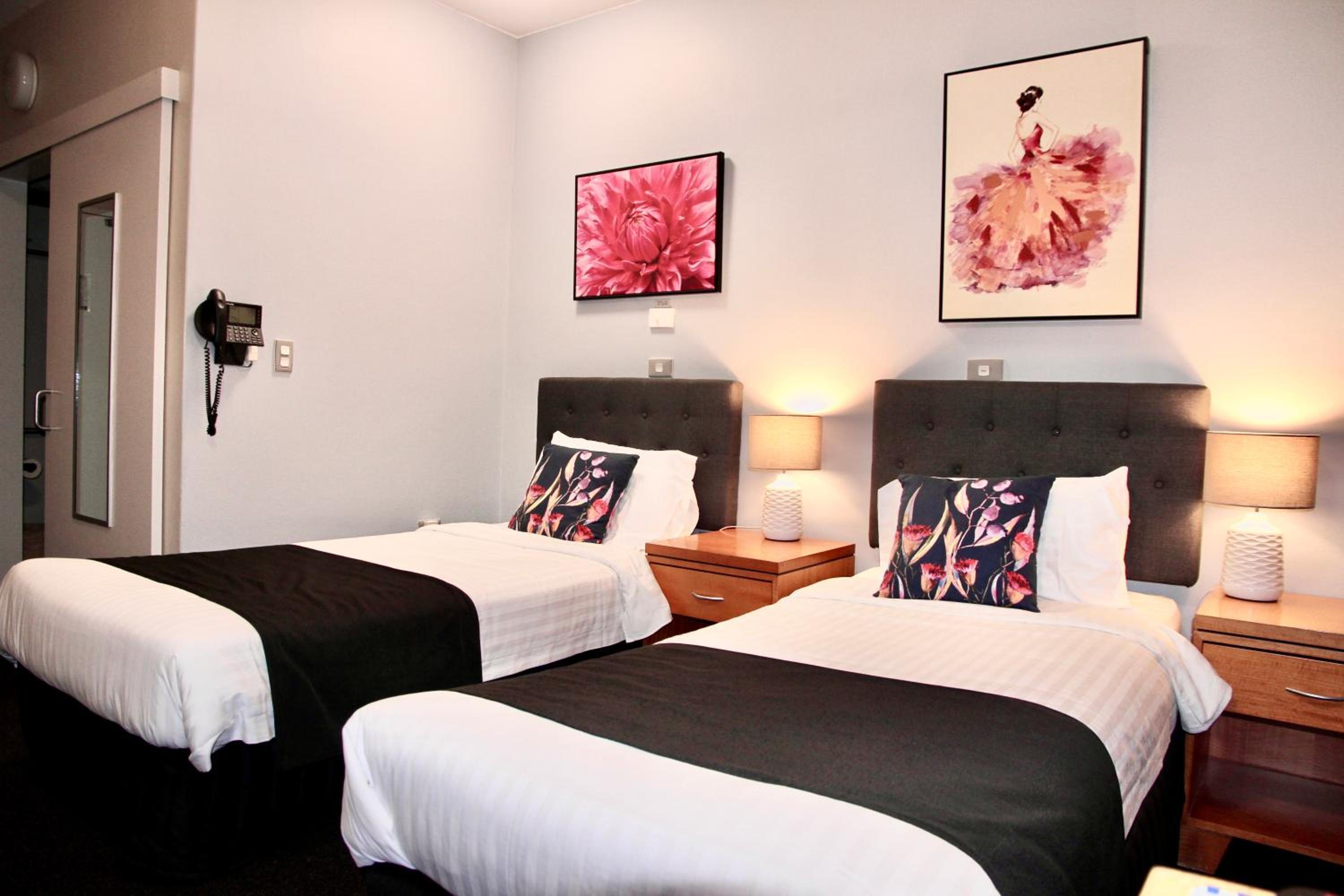 Twin Room - Photo 1