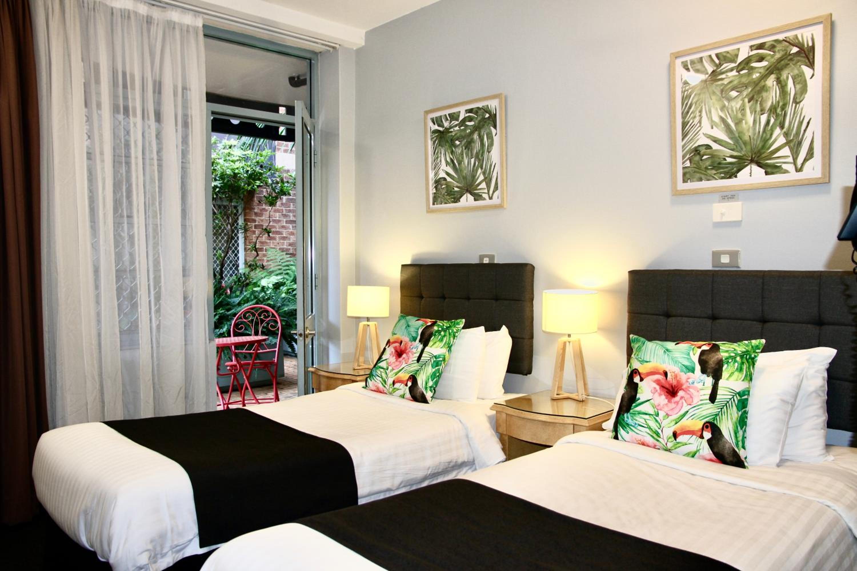 Twin Room - Photo 3