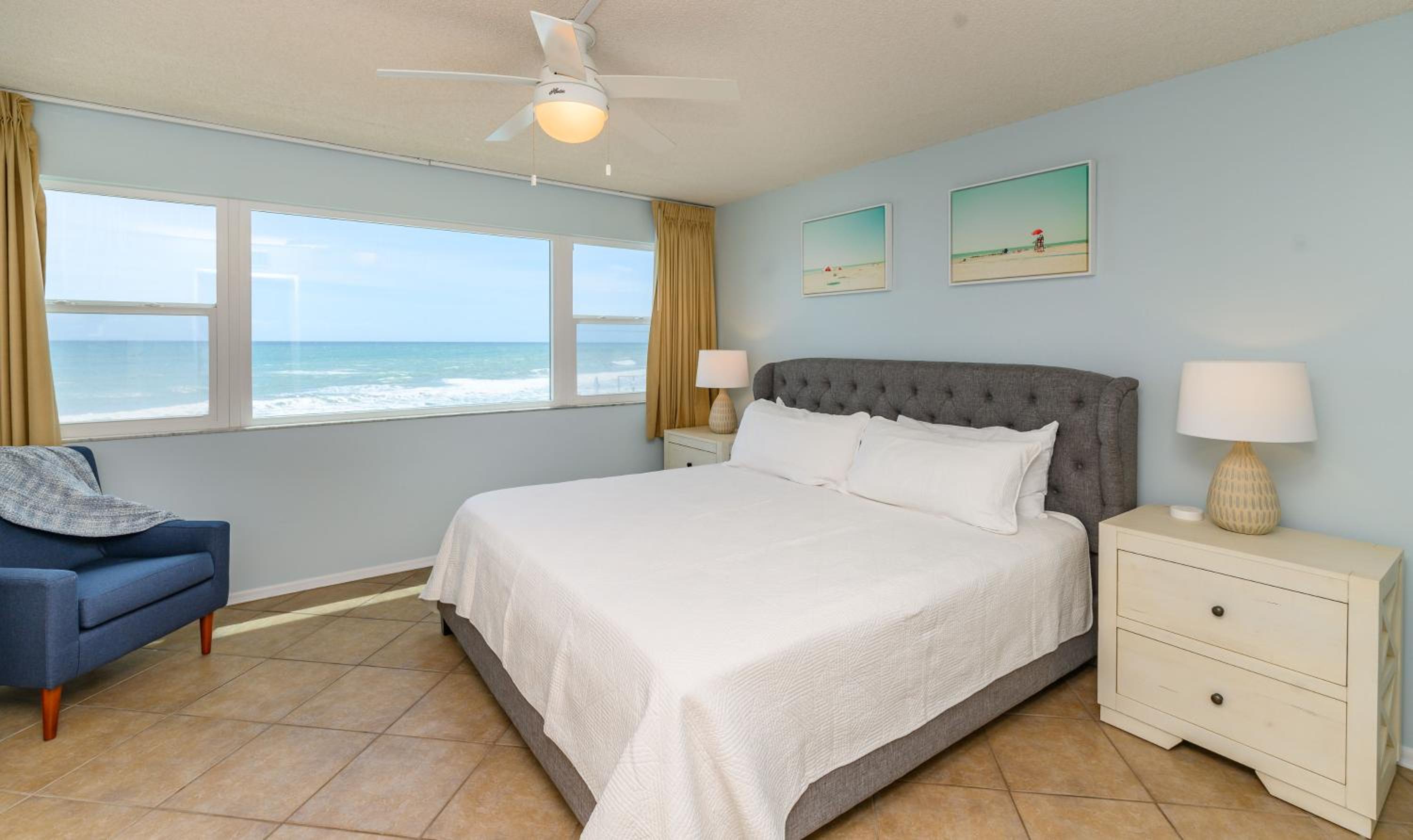 Deluxe Two-Bedroom Apartment - Oceanfront - Unit #220 photo 3