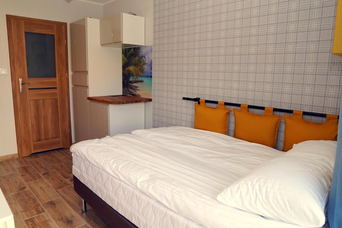 Double Room with Private Bathroom photo 2