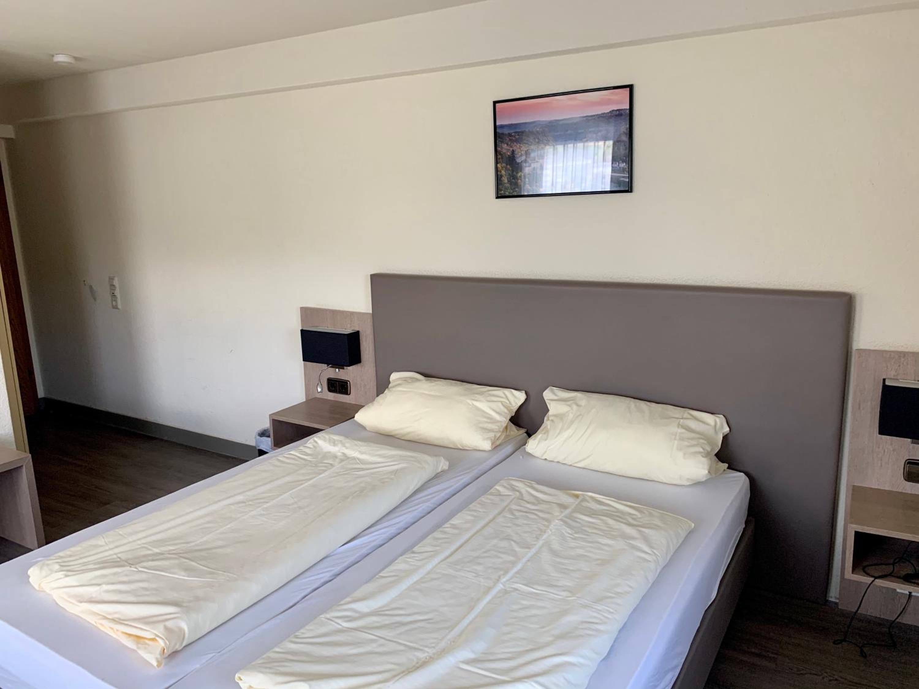 Basic Triple Room photo 3