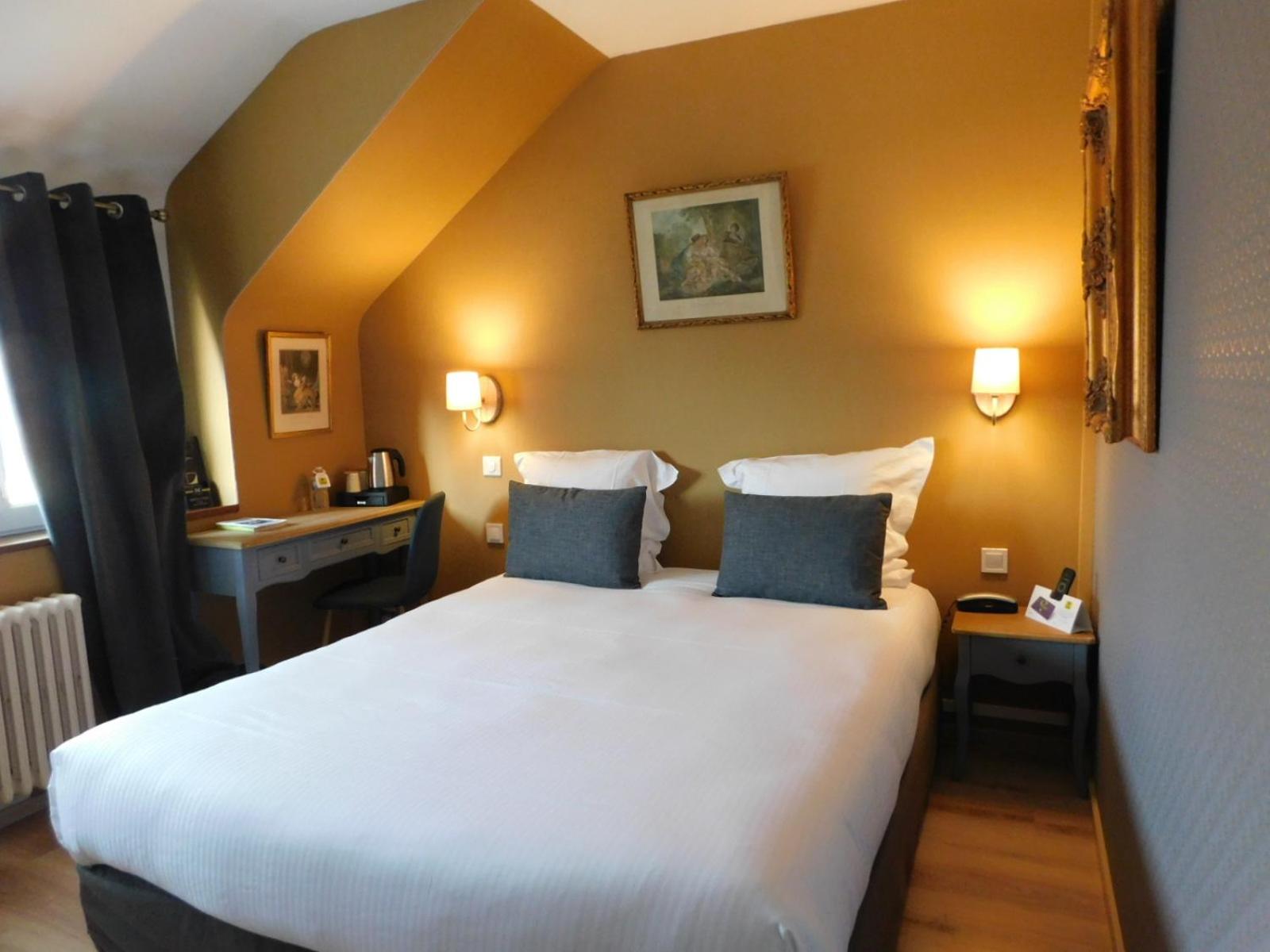 Standard Double Room - Photo 15