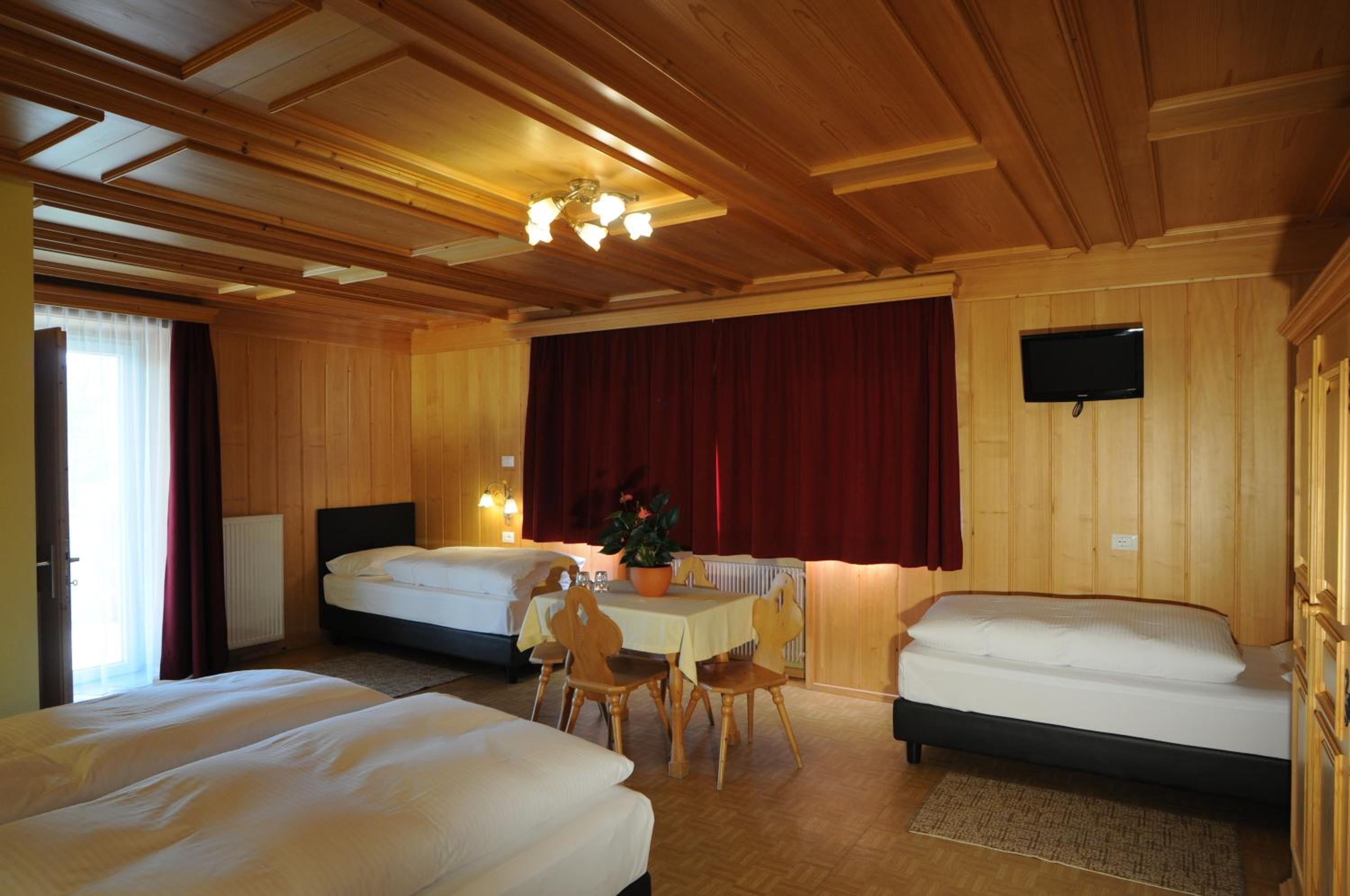 Quadruple Room with Balcony photo 1
