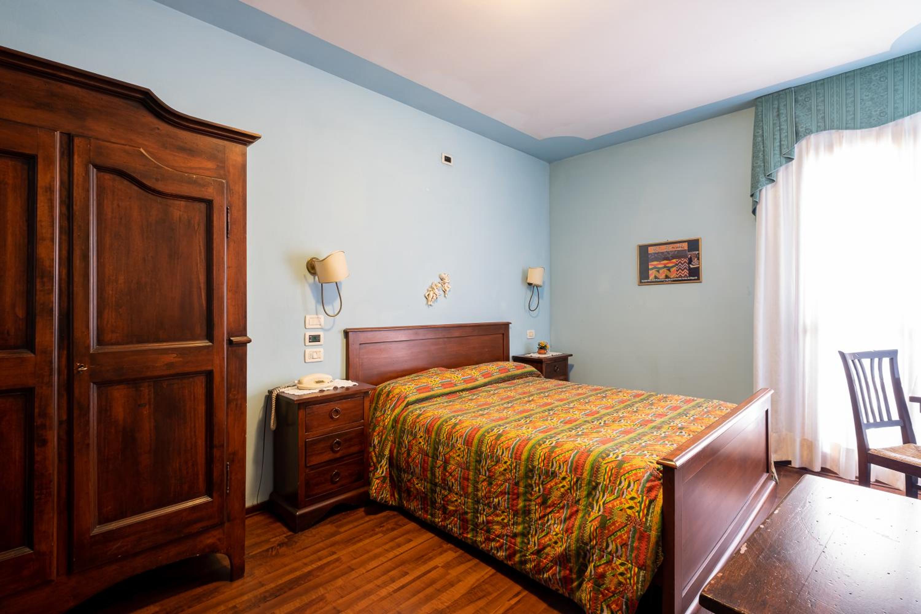 Classic Triple Room photo 2