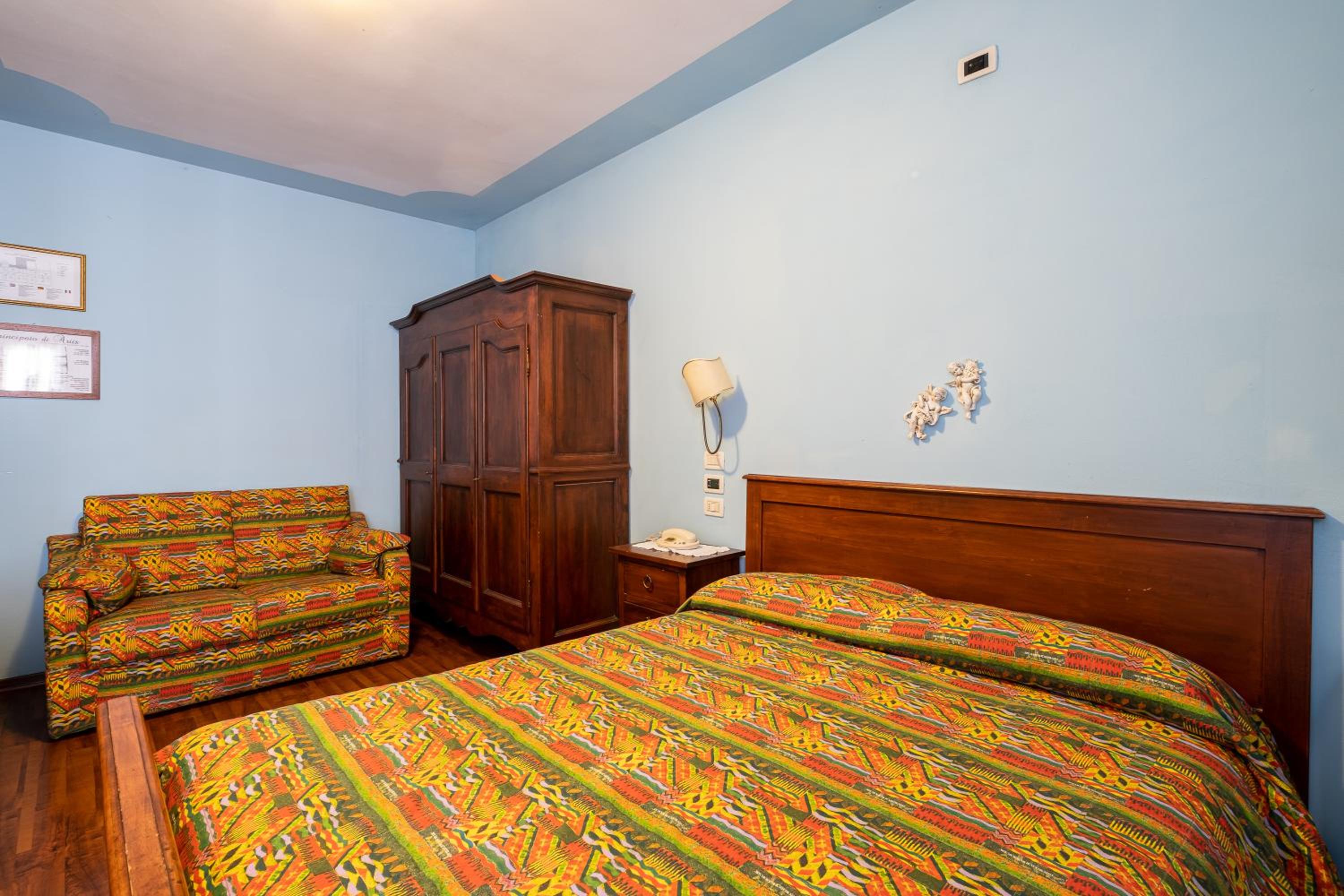 Classic Triple Room photo 1