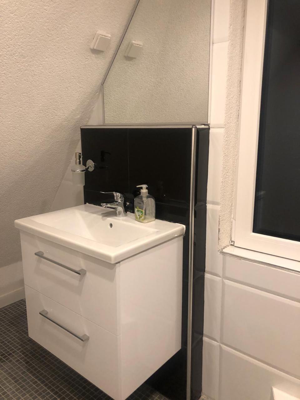 Triple Room with Bathroom - Photo 6