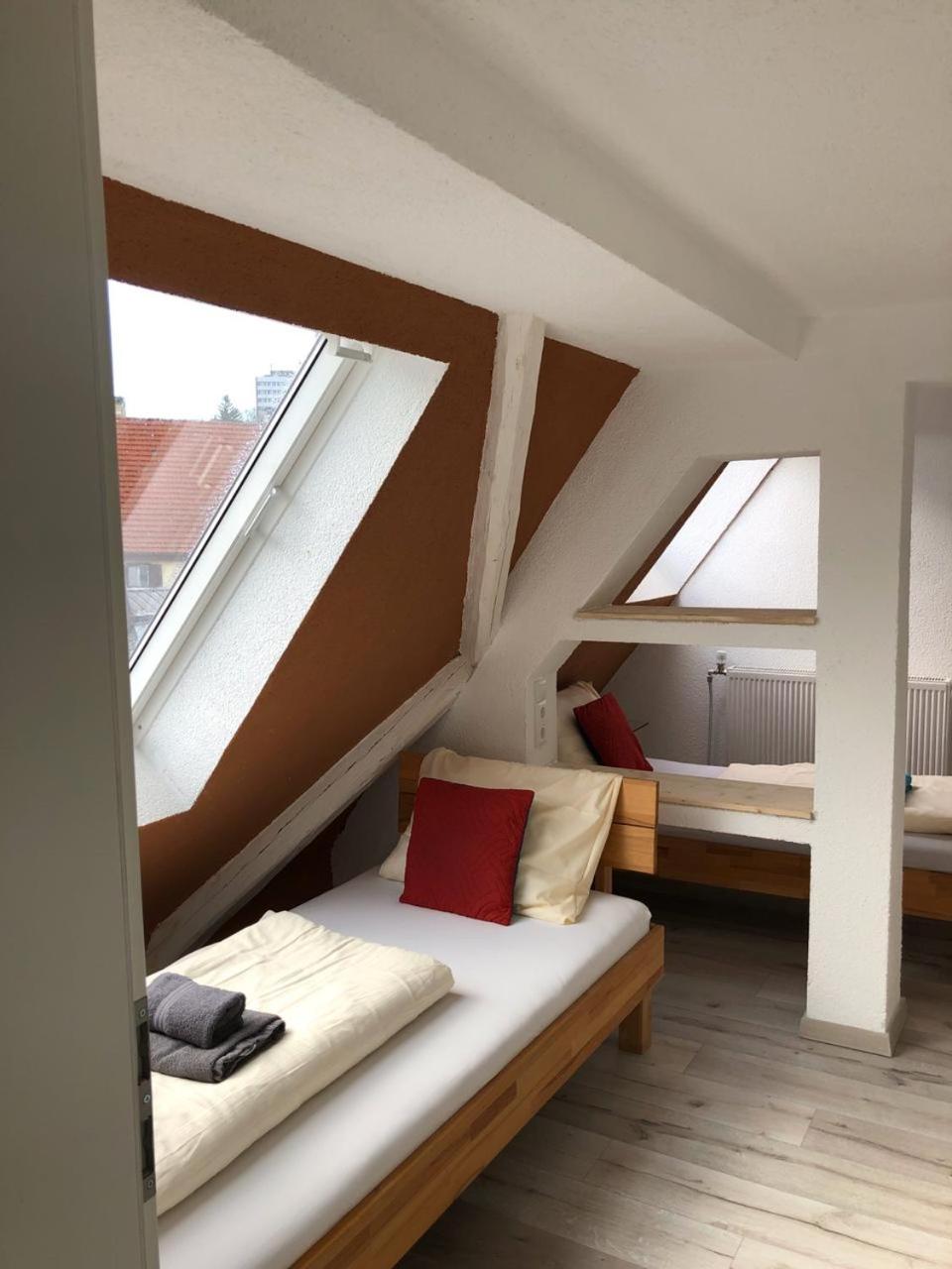 Double Room with Private Bathroom - Photo 8