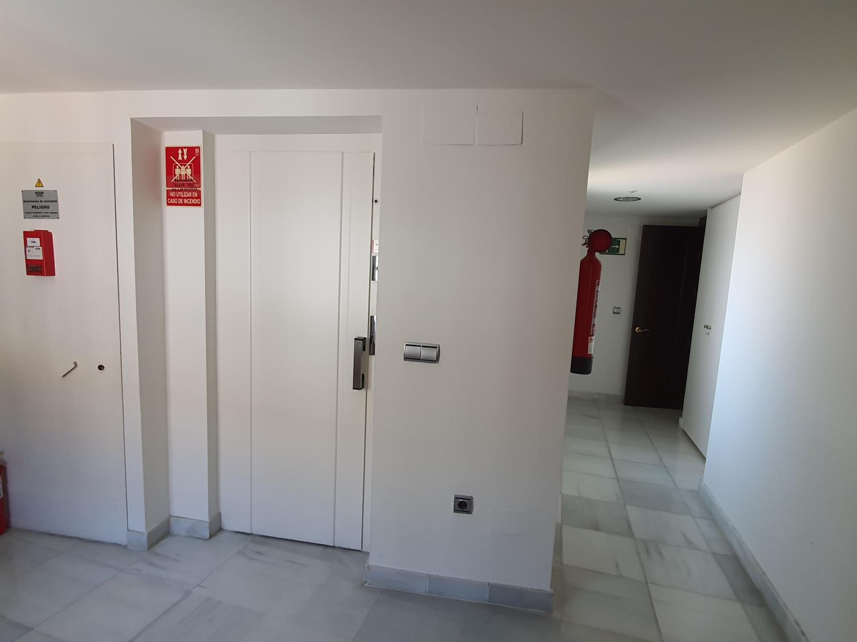 Penthouse Apartment - Photo 2