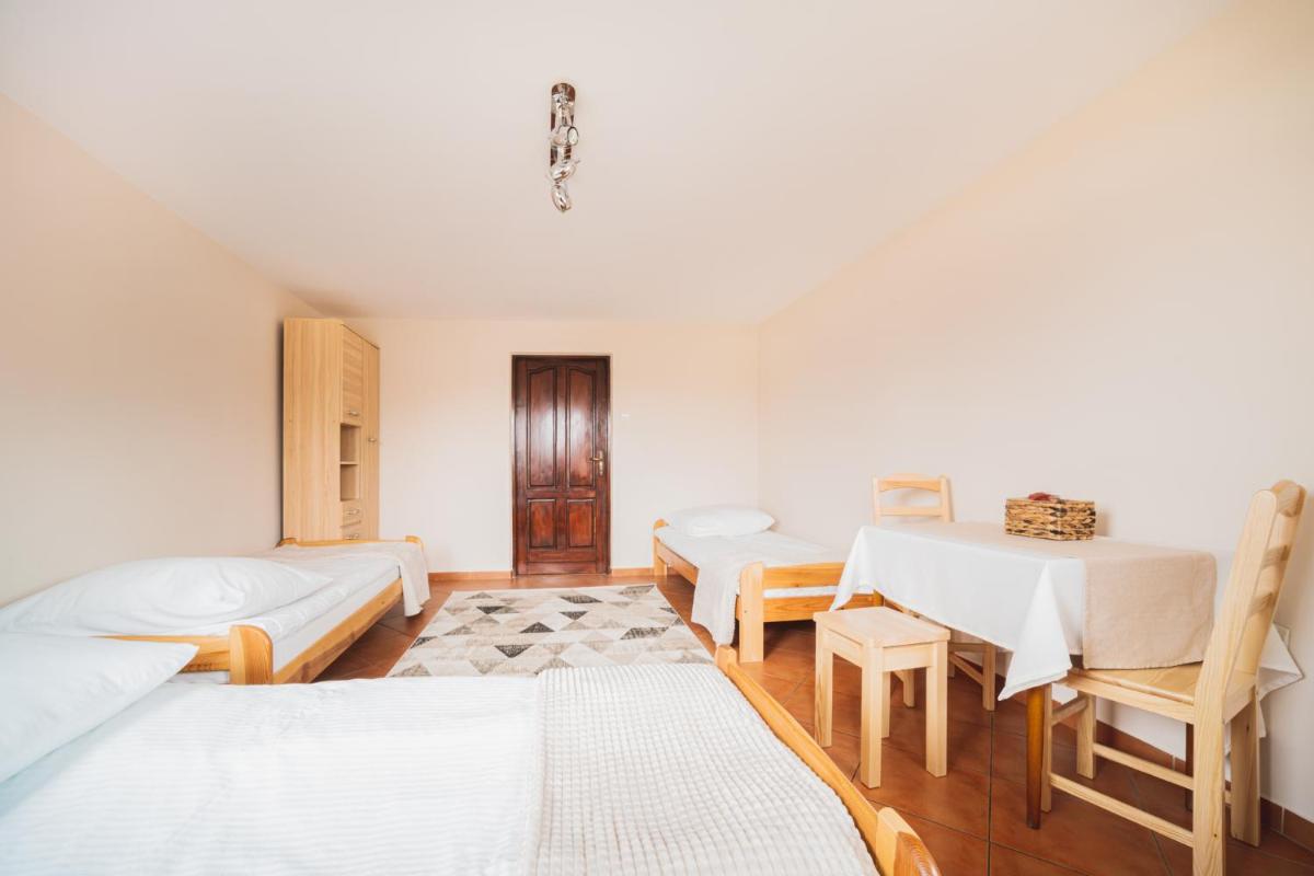 Triple Room with Private Bathroom - Photo 2