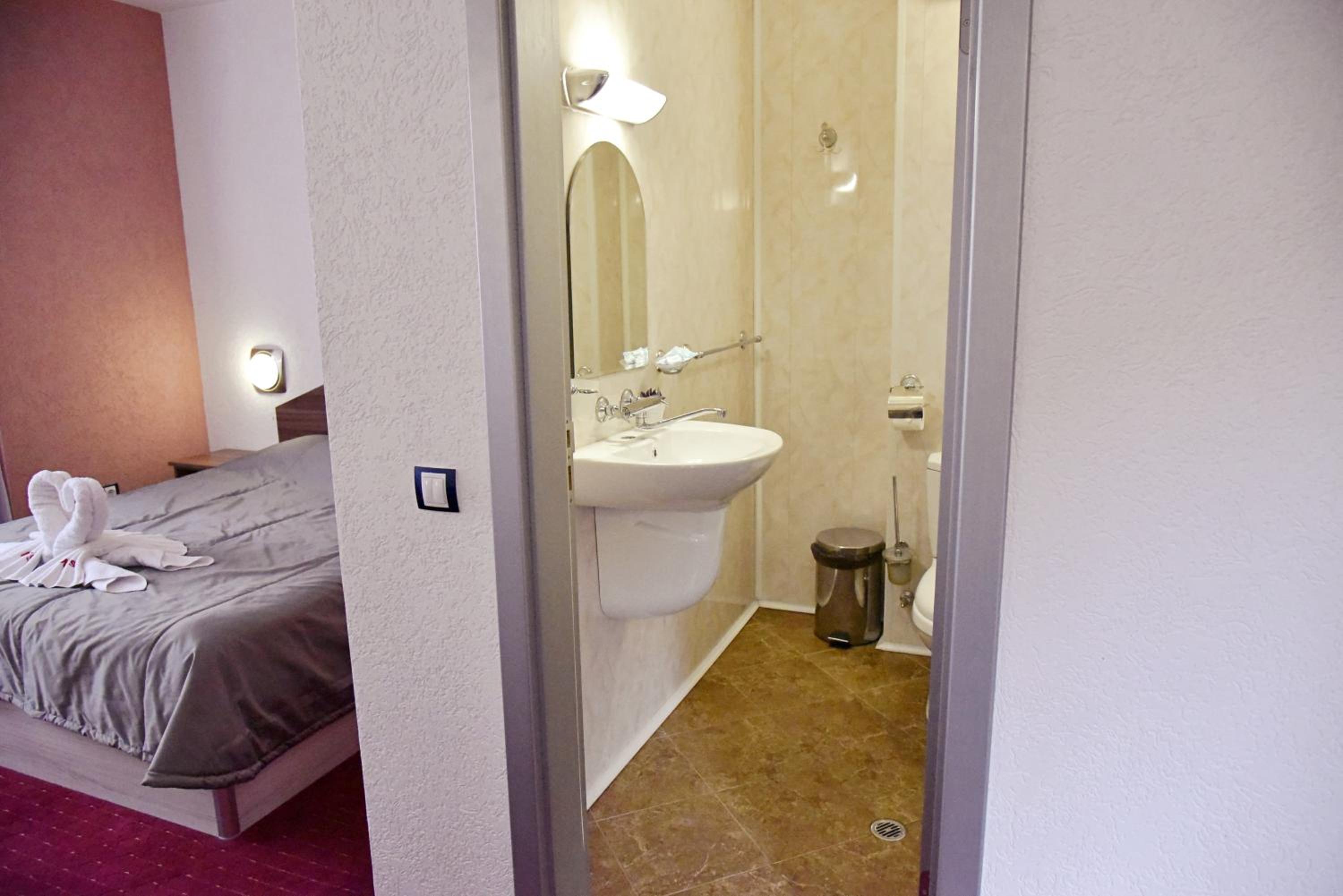 Deluxe Double Room - Photo 6