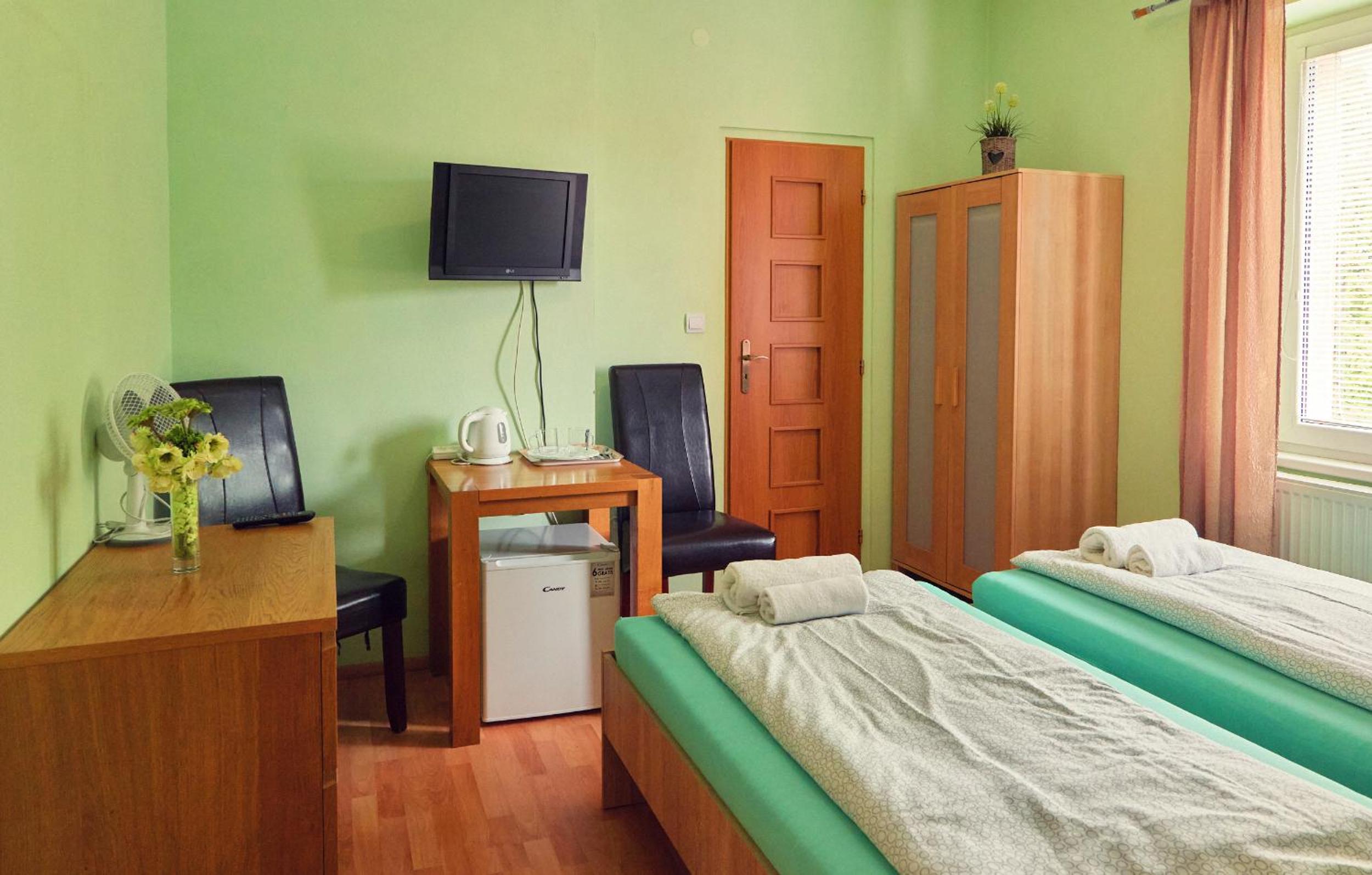 Standard Twin Room with Garden View photo 3