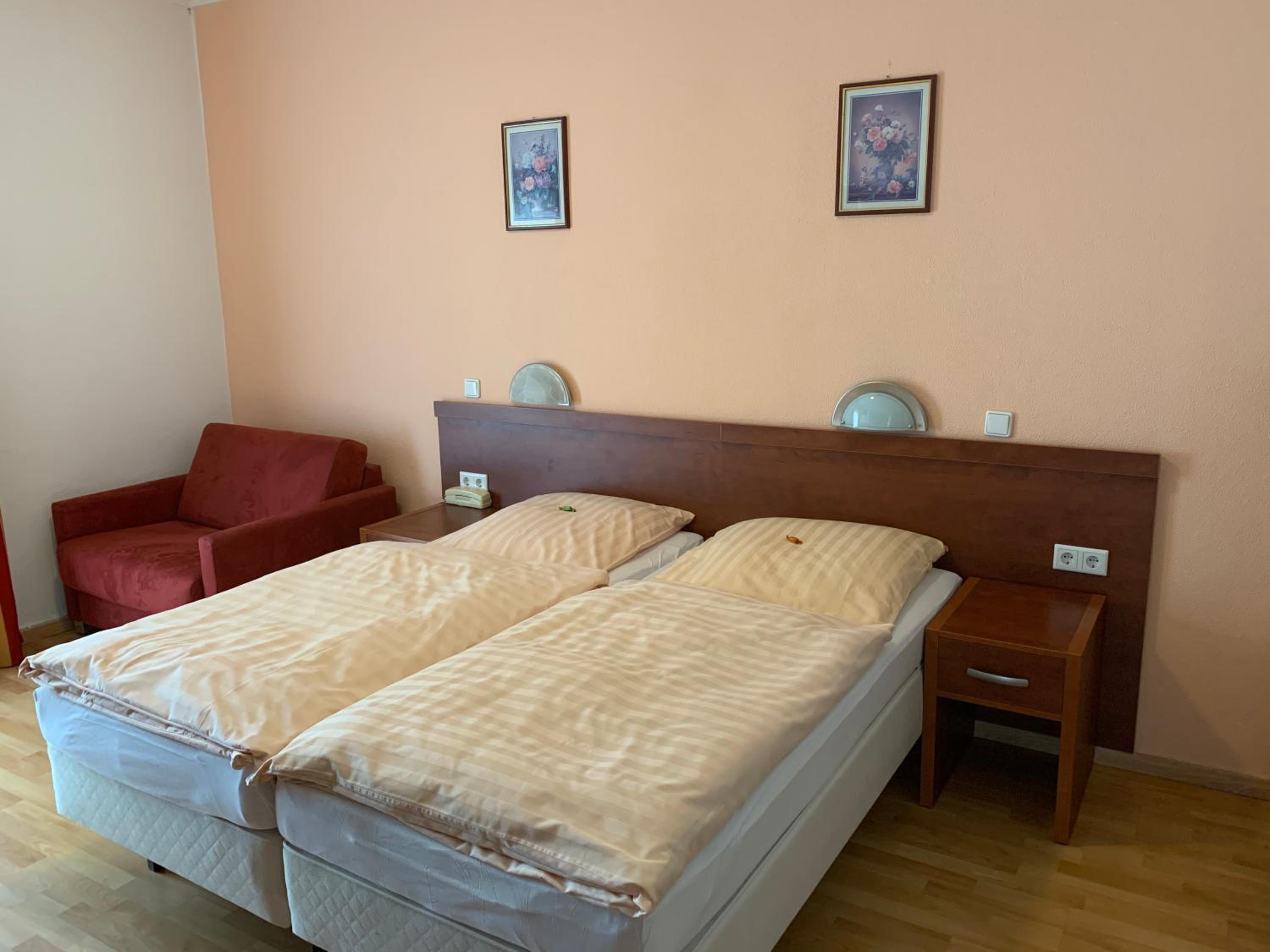 Standard Triple Room - Photo 4