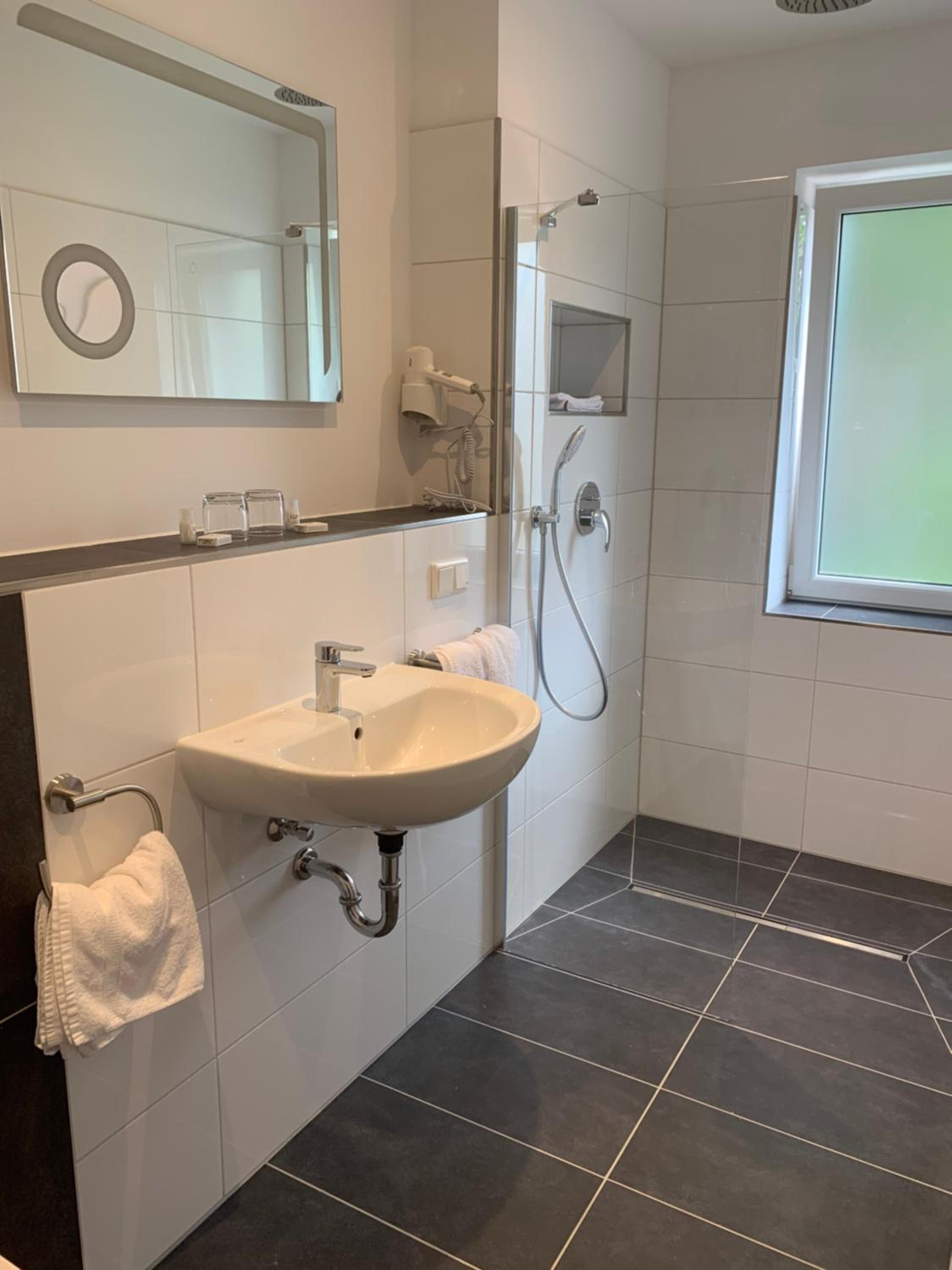 Standard Triple Room - Photo 6