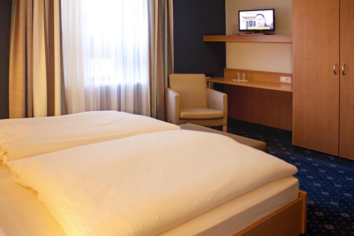 Double Room - Photo 5