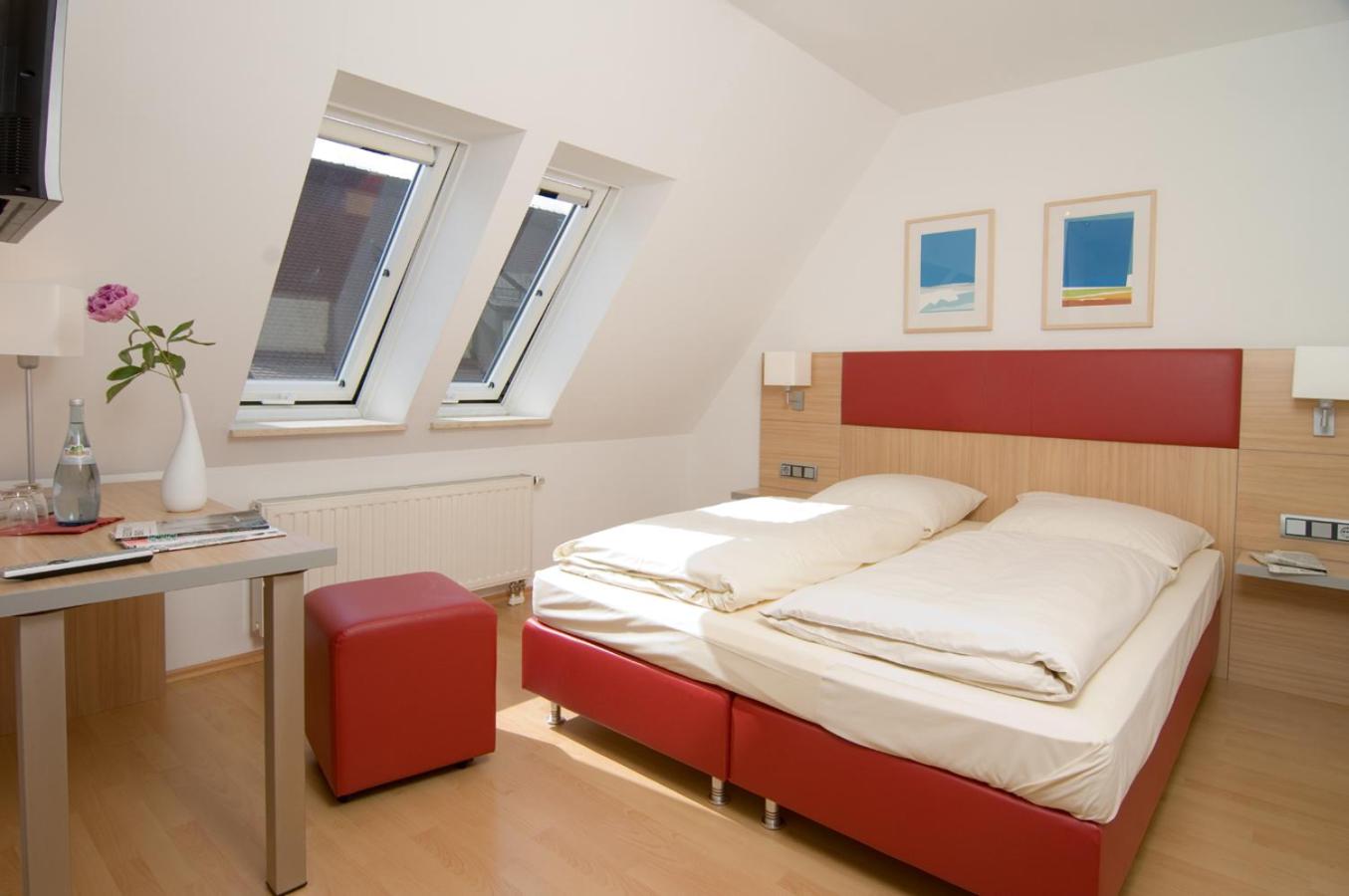 Double Room - Photo 8