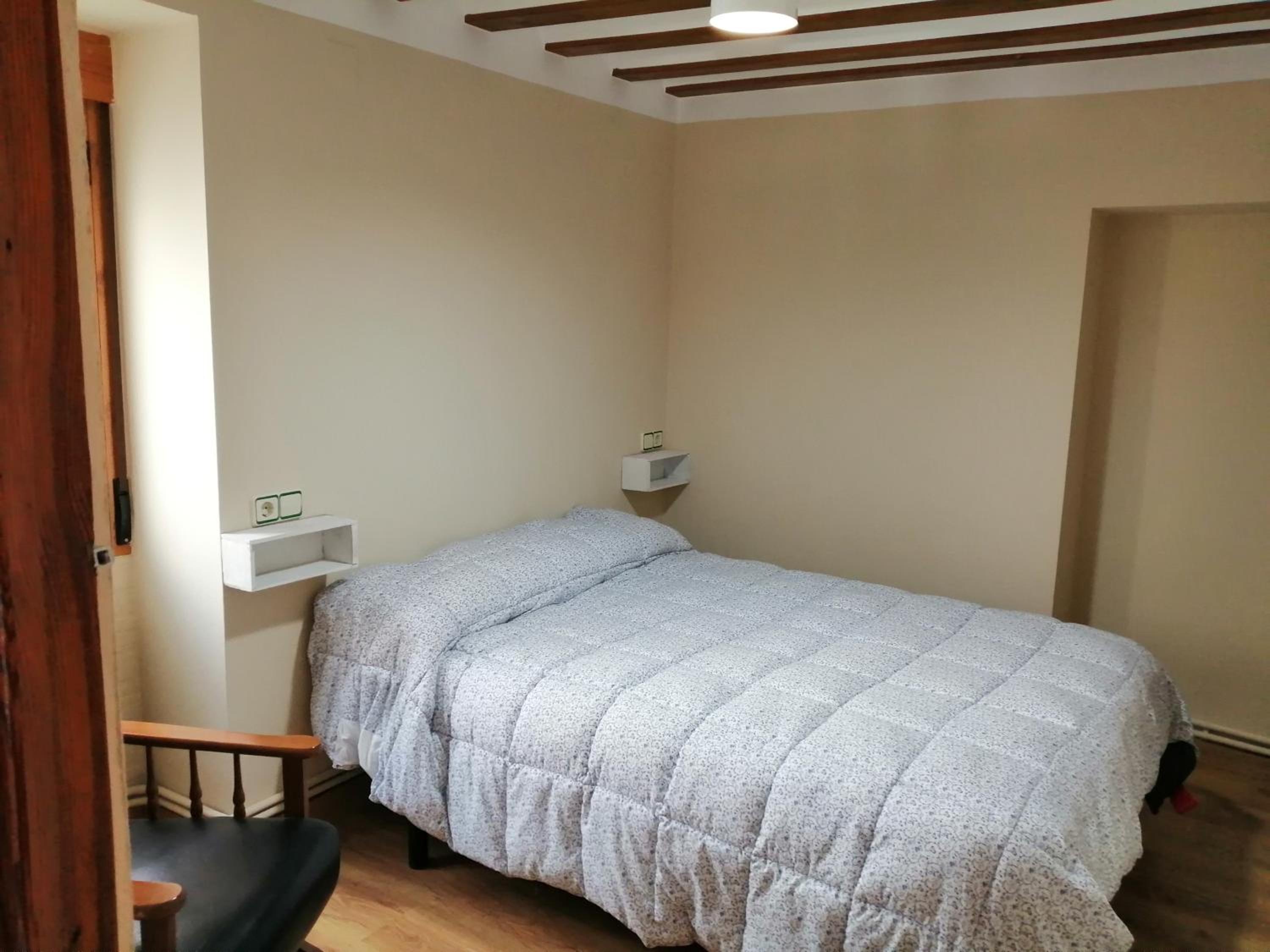 Two-Bedroom Apartment - Photo 2