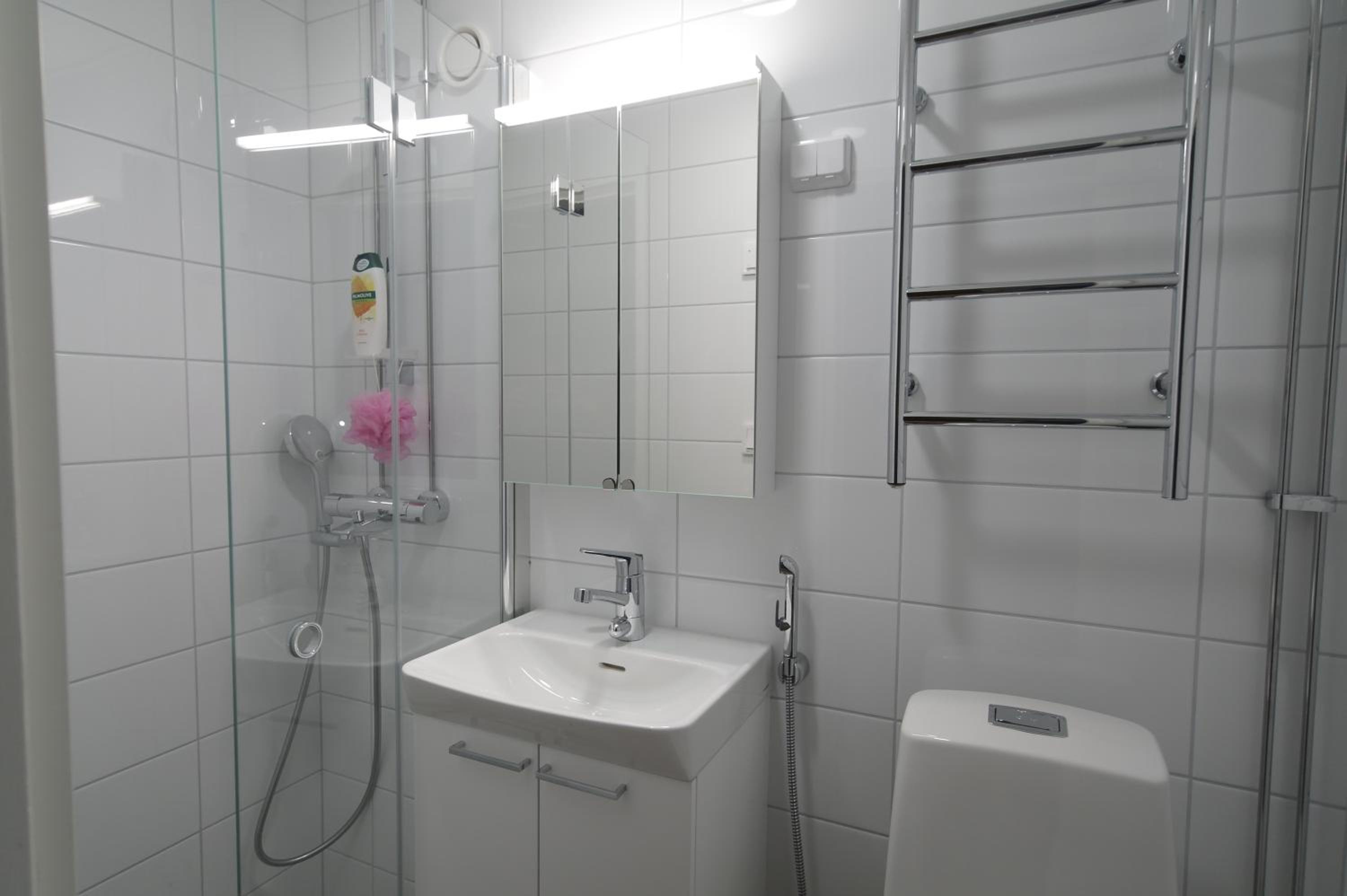 Studio Apartment - Photo 17
