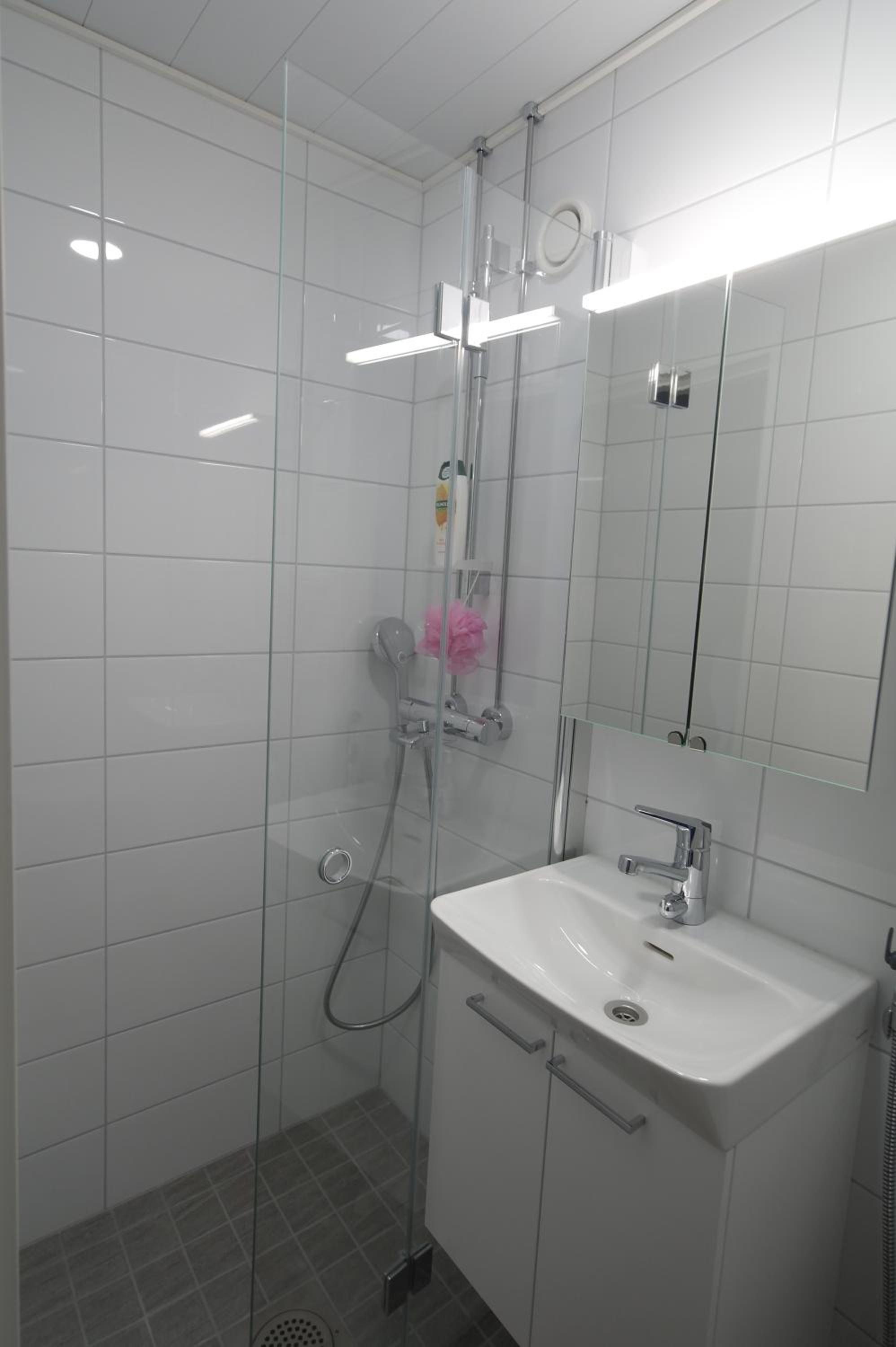Studio Apartment - Photo 12