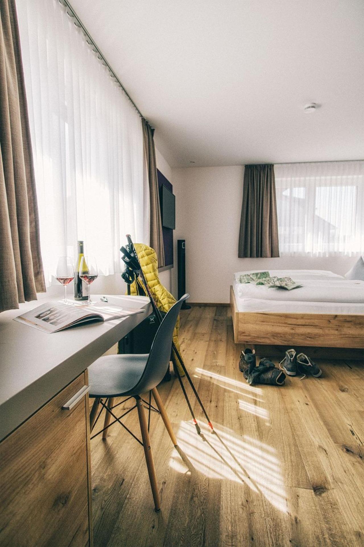 Large Double Room photo 1