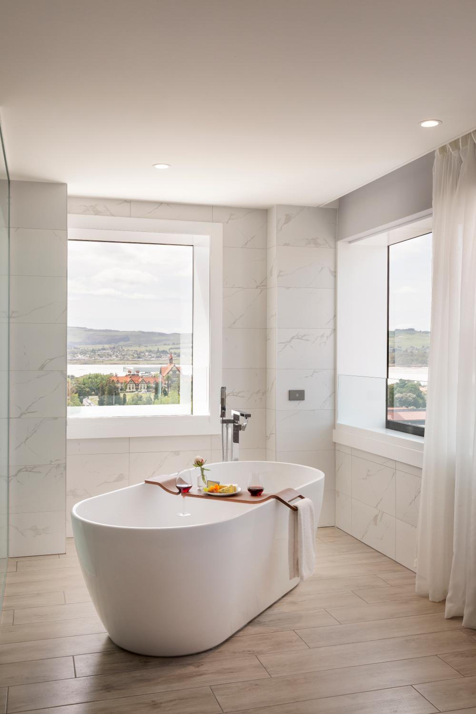 Superior King Suite with City View - Photo 2