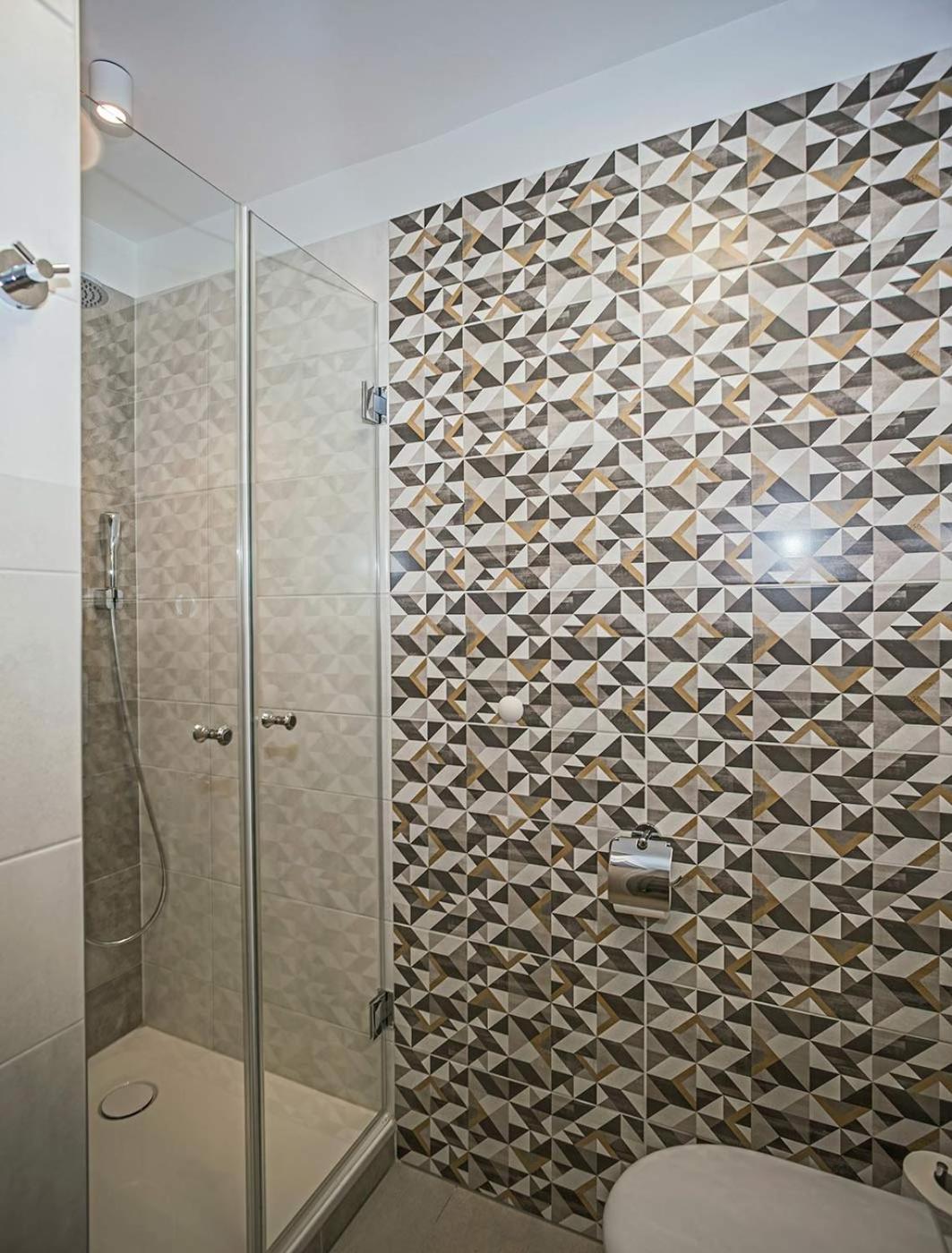 Double or Twin Room with Private Bathroom - Photo 5