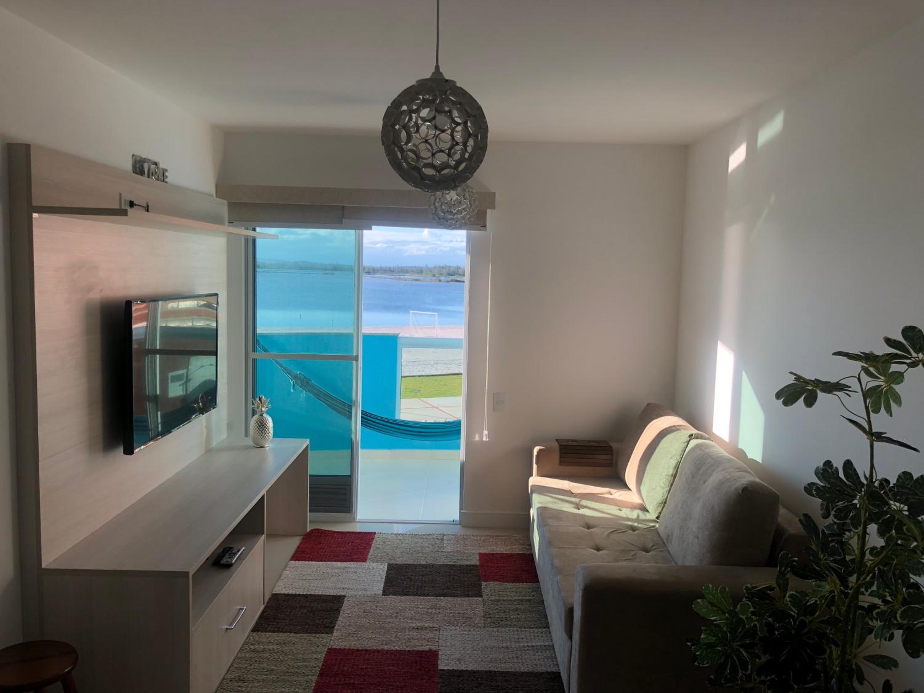 Apartment with Lake View - Photo 7