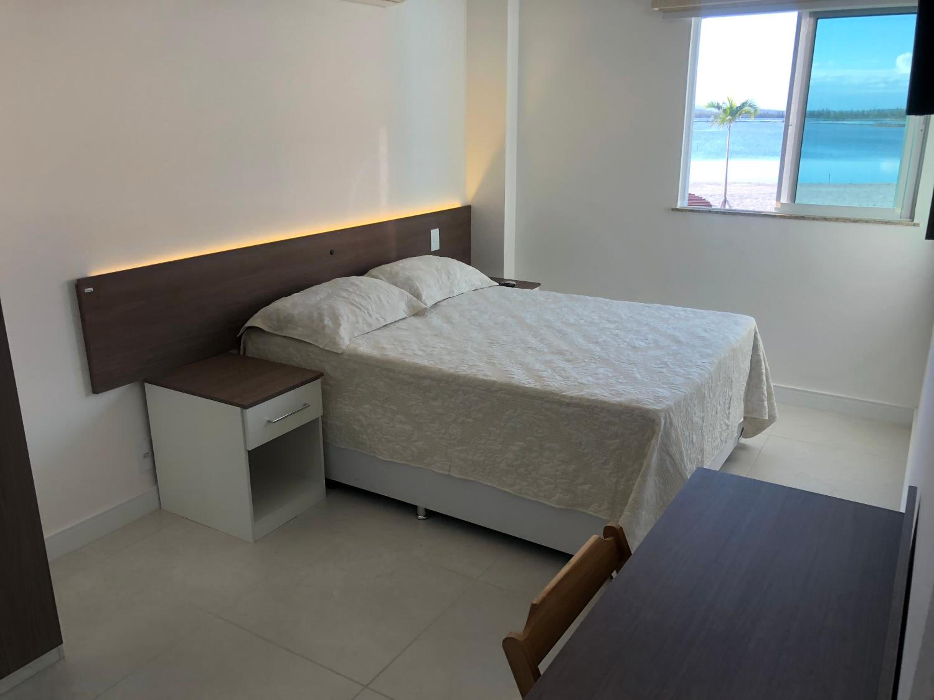 Apartment with Lake View - Photo 3