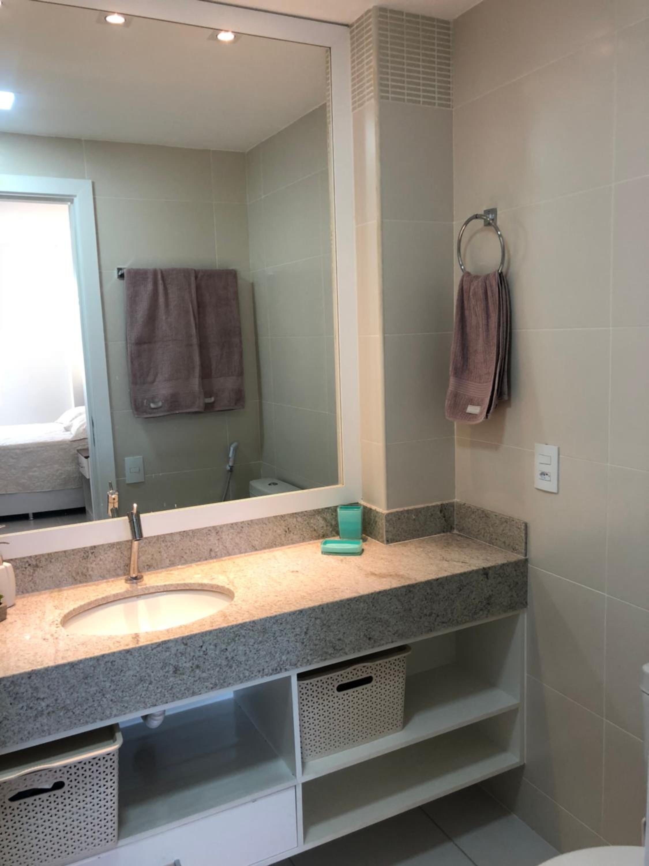 Apartment with Lake View - Photo 20