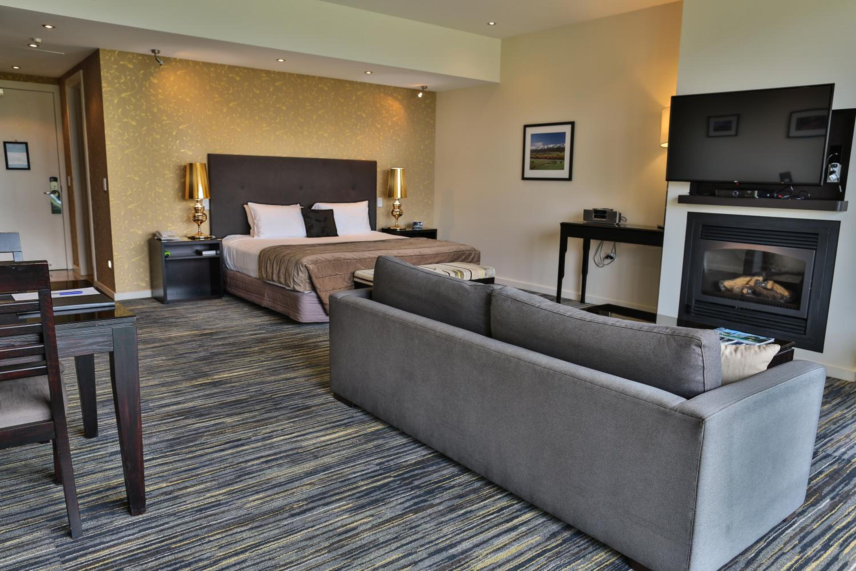 Deluxe Spa Suite - Photo 7