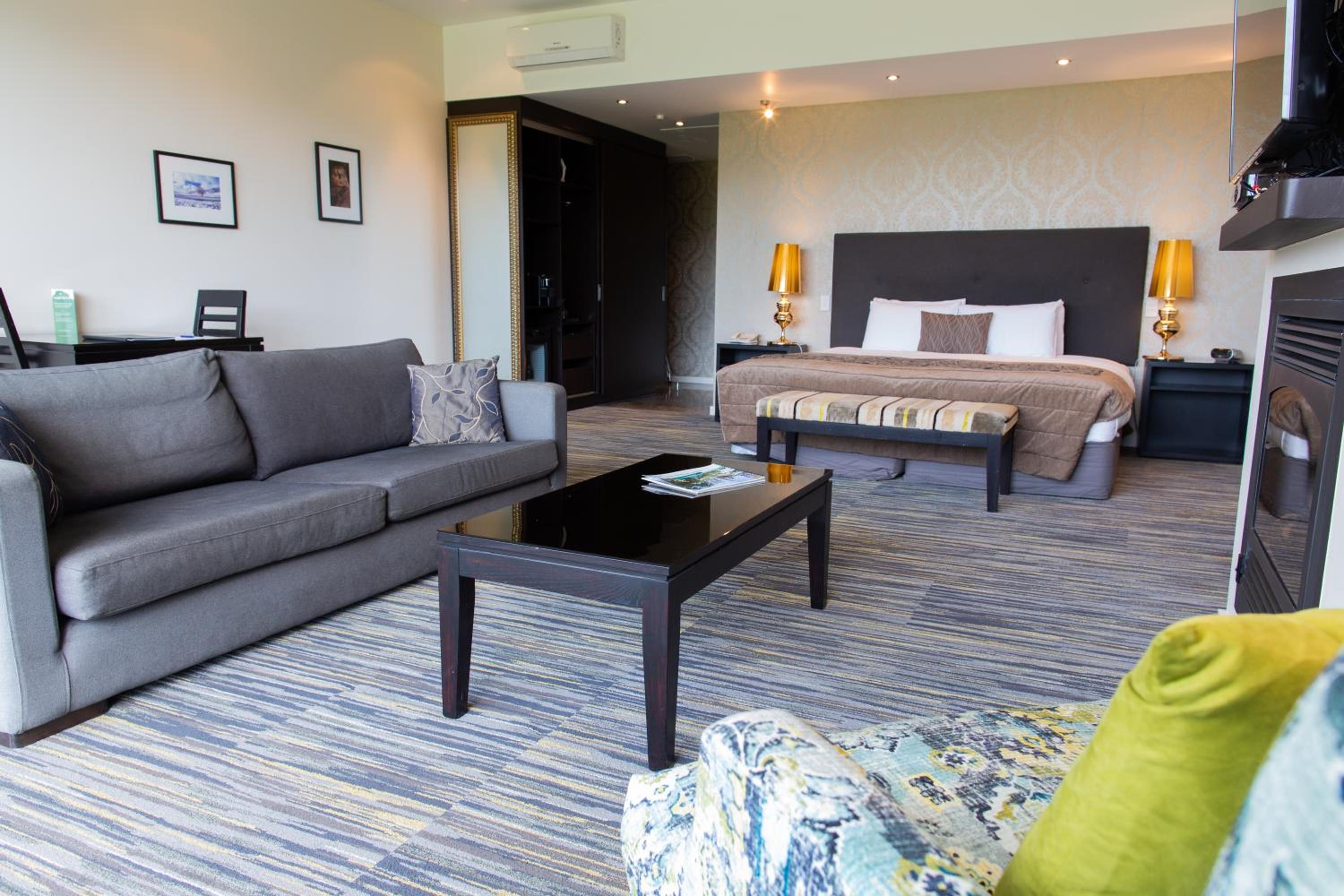 Deluxe Spa Suite - Photo 5