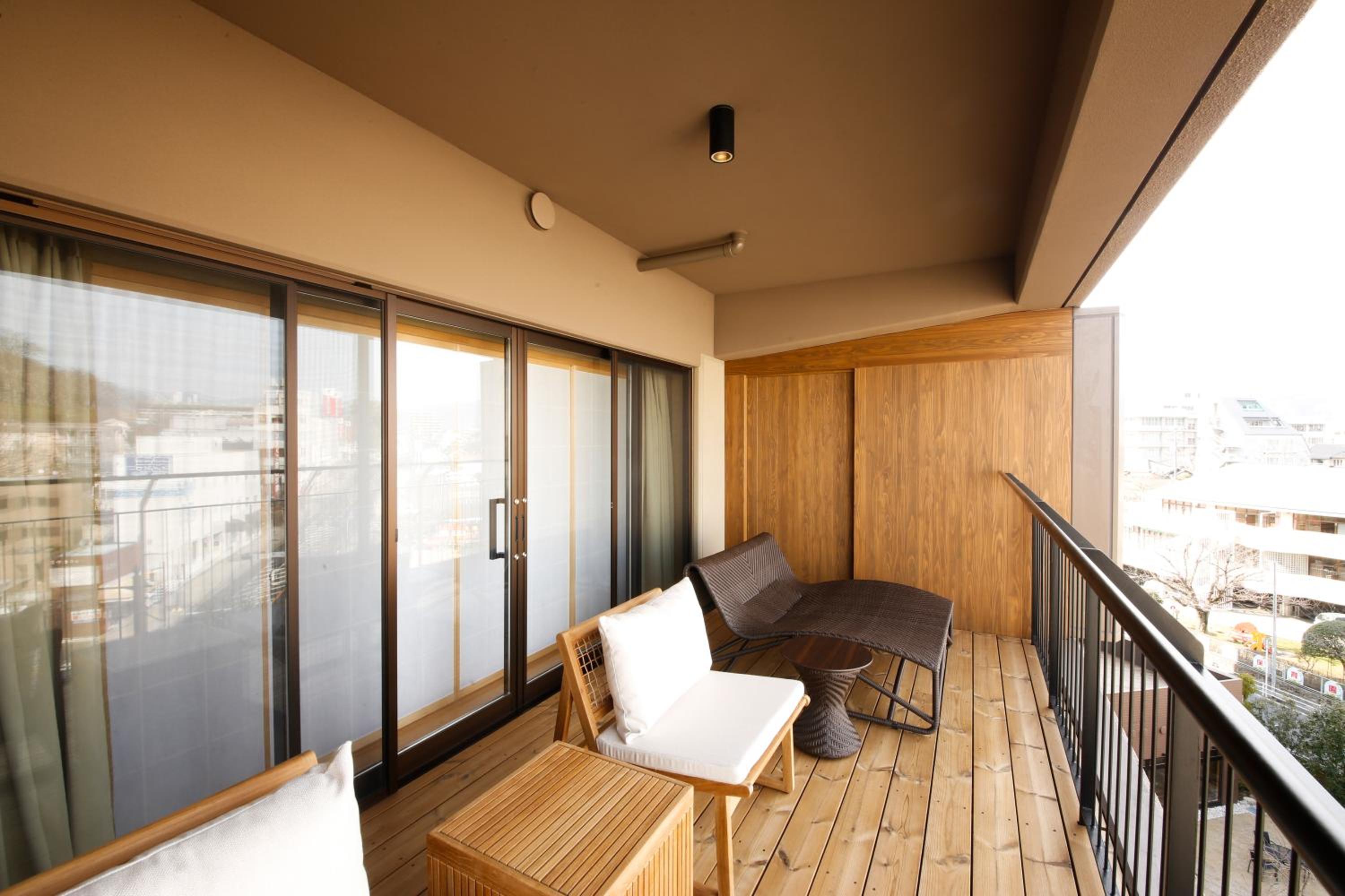 Corner Twin with terrace - Non-Smoking (5th floor) - Photo 2