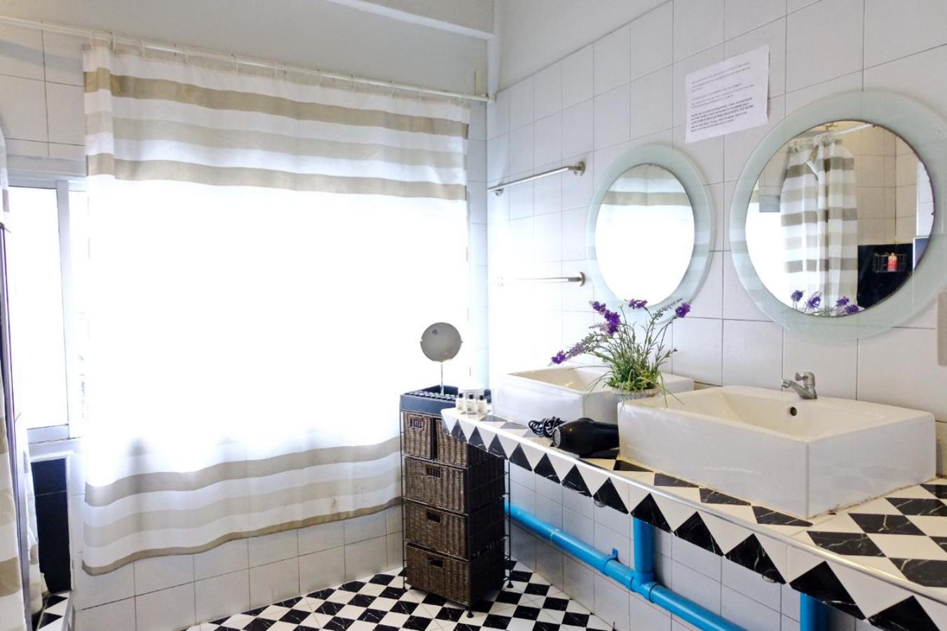 Double Room with Shared Bathroom photo 2