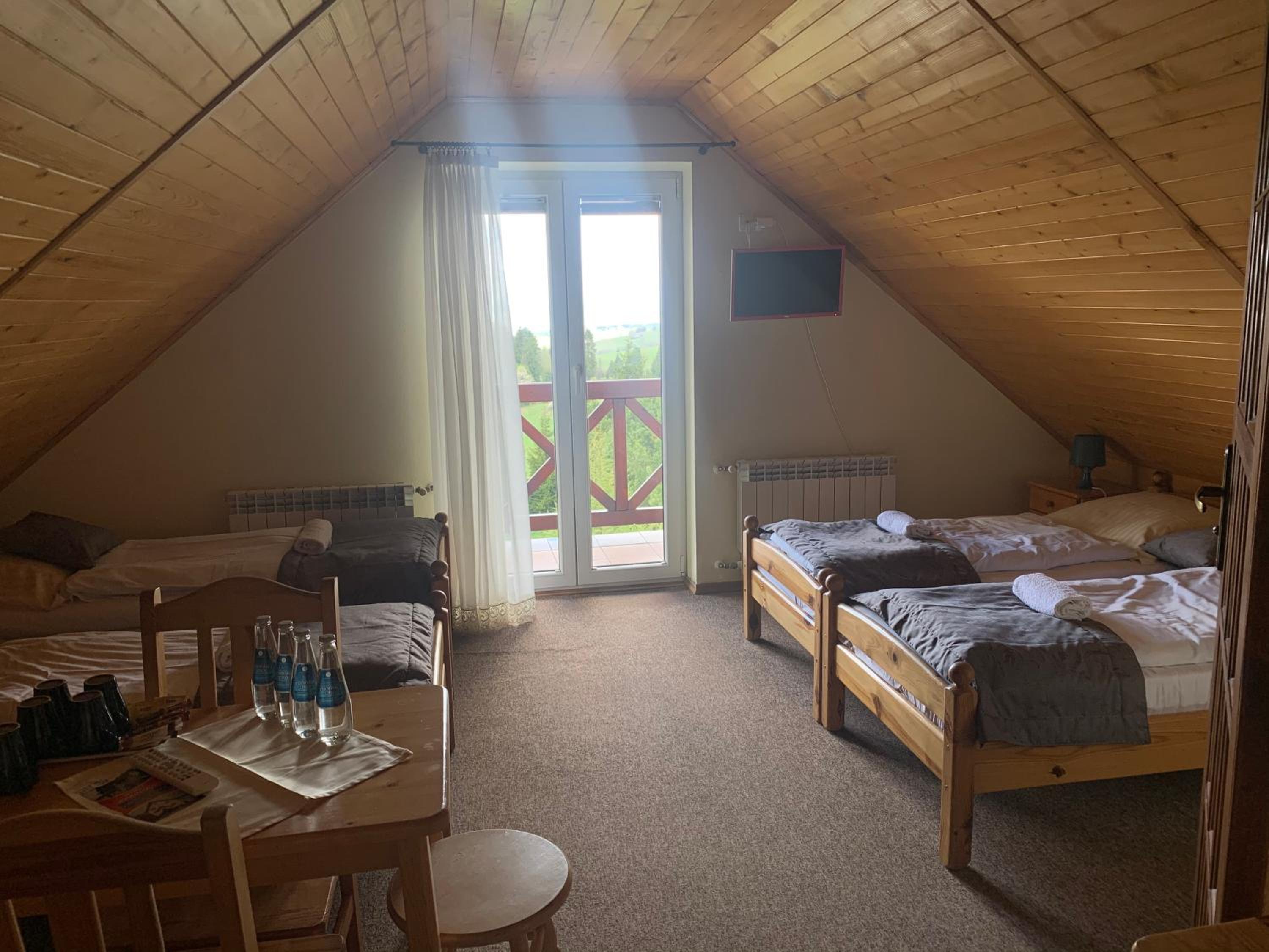 Quadruple Room with Balcony - Photo 2