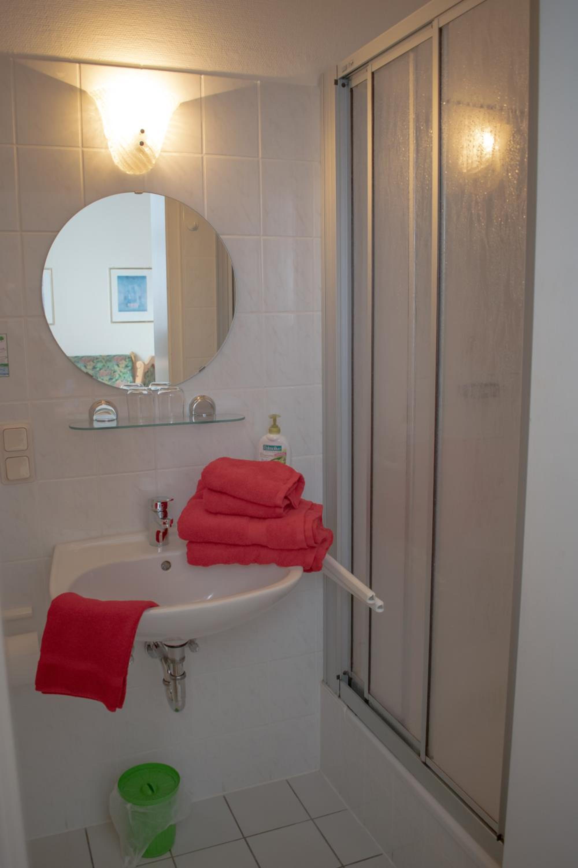 Single Room photo 3