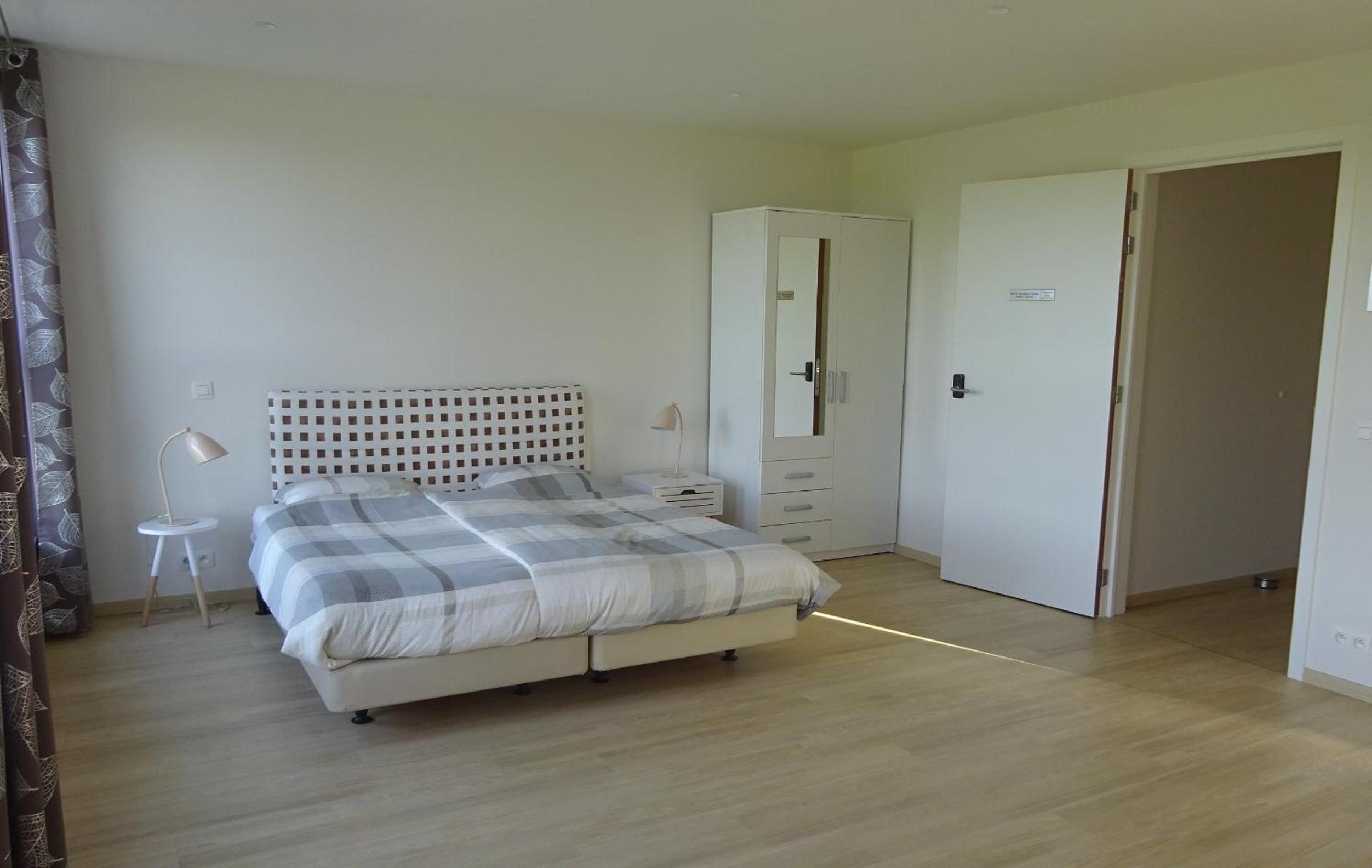 Triple Room with Shared Bathroom photo 2