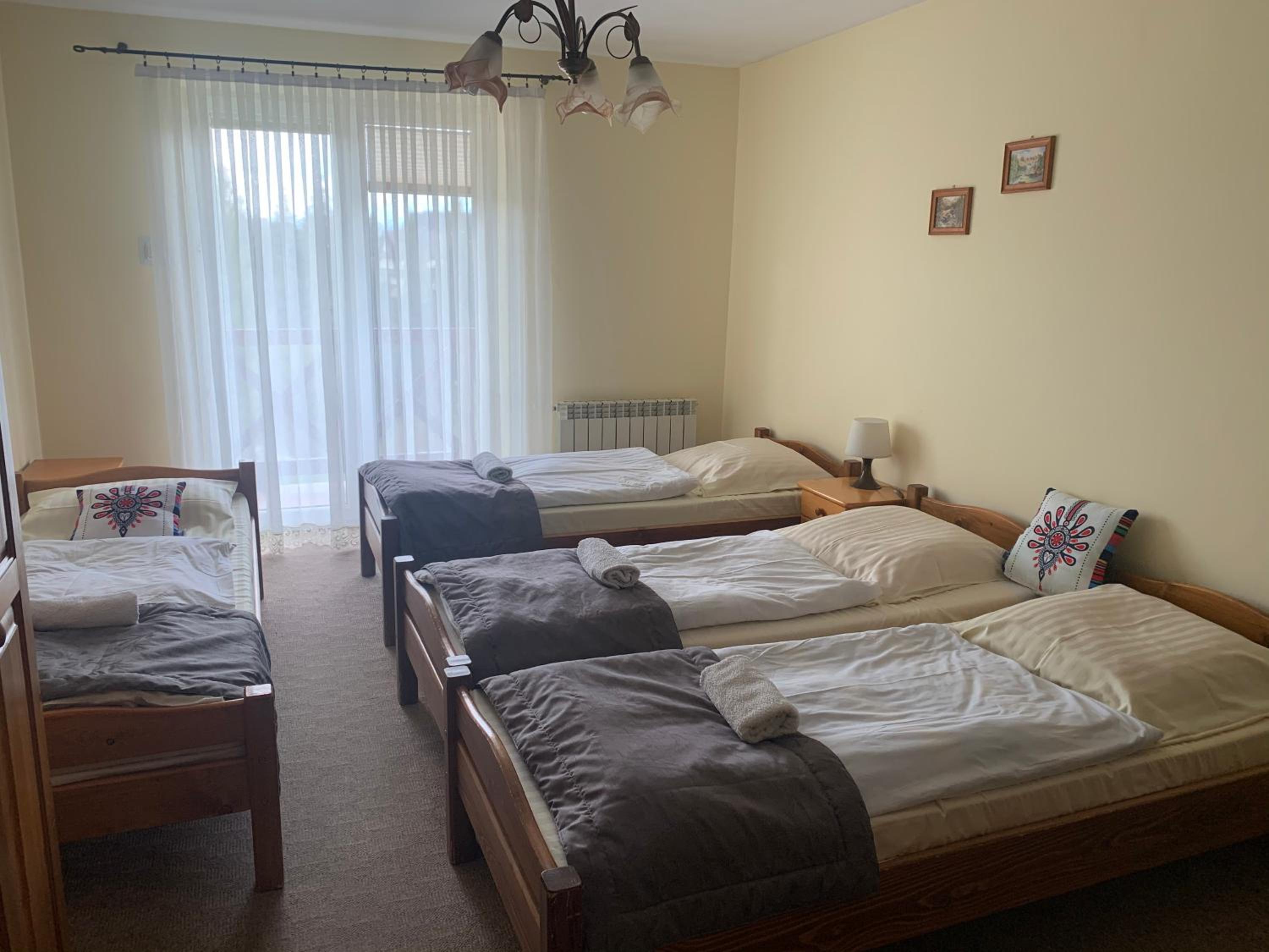 Quadruple Room with Balcony - Photo 4