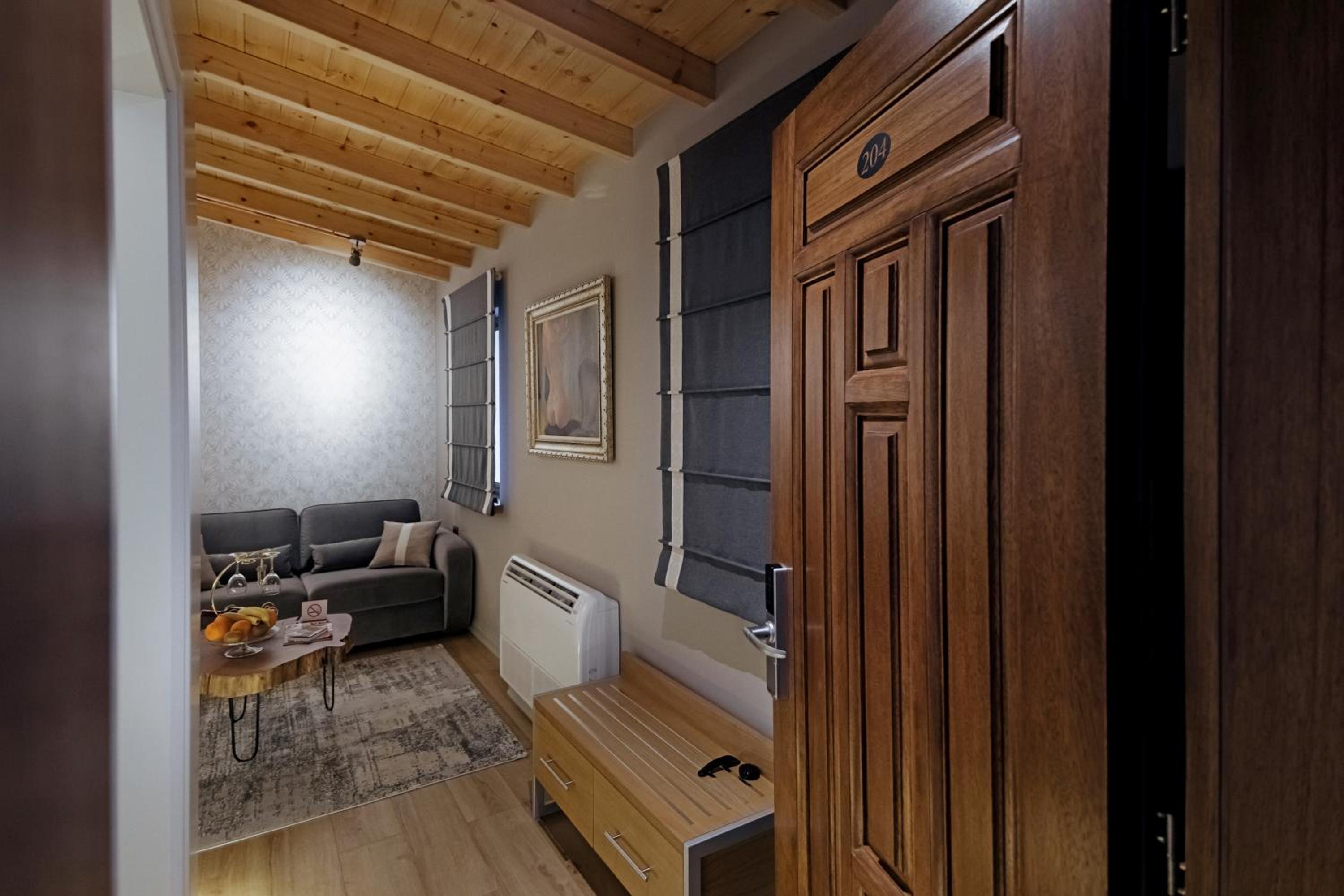 Superior King Suite