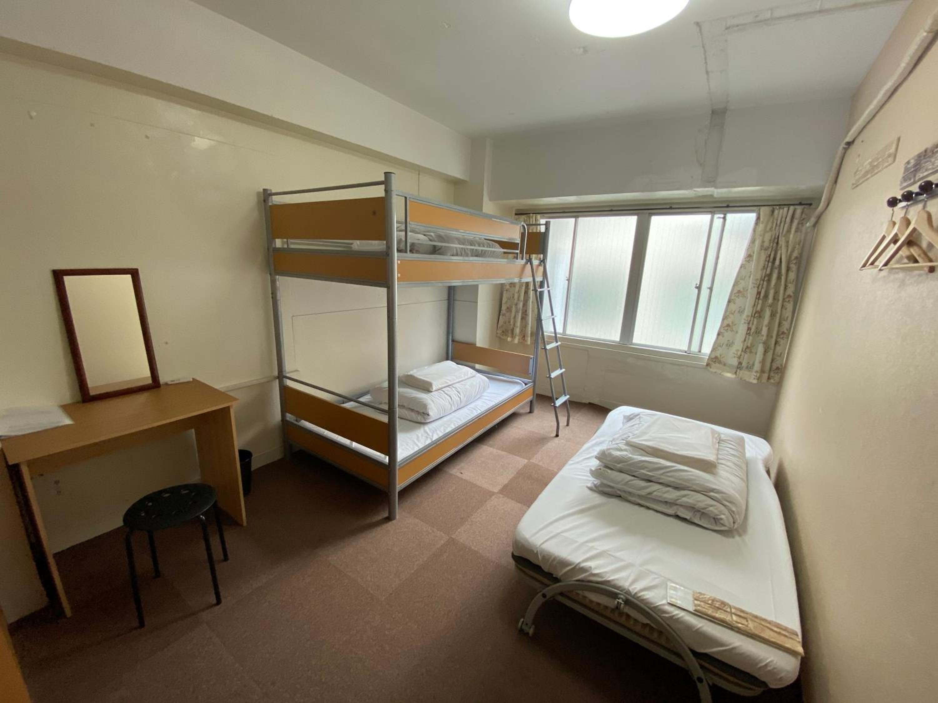Triple Room with Shared Bathroom photo 3
