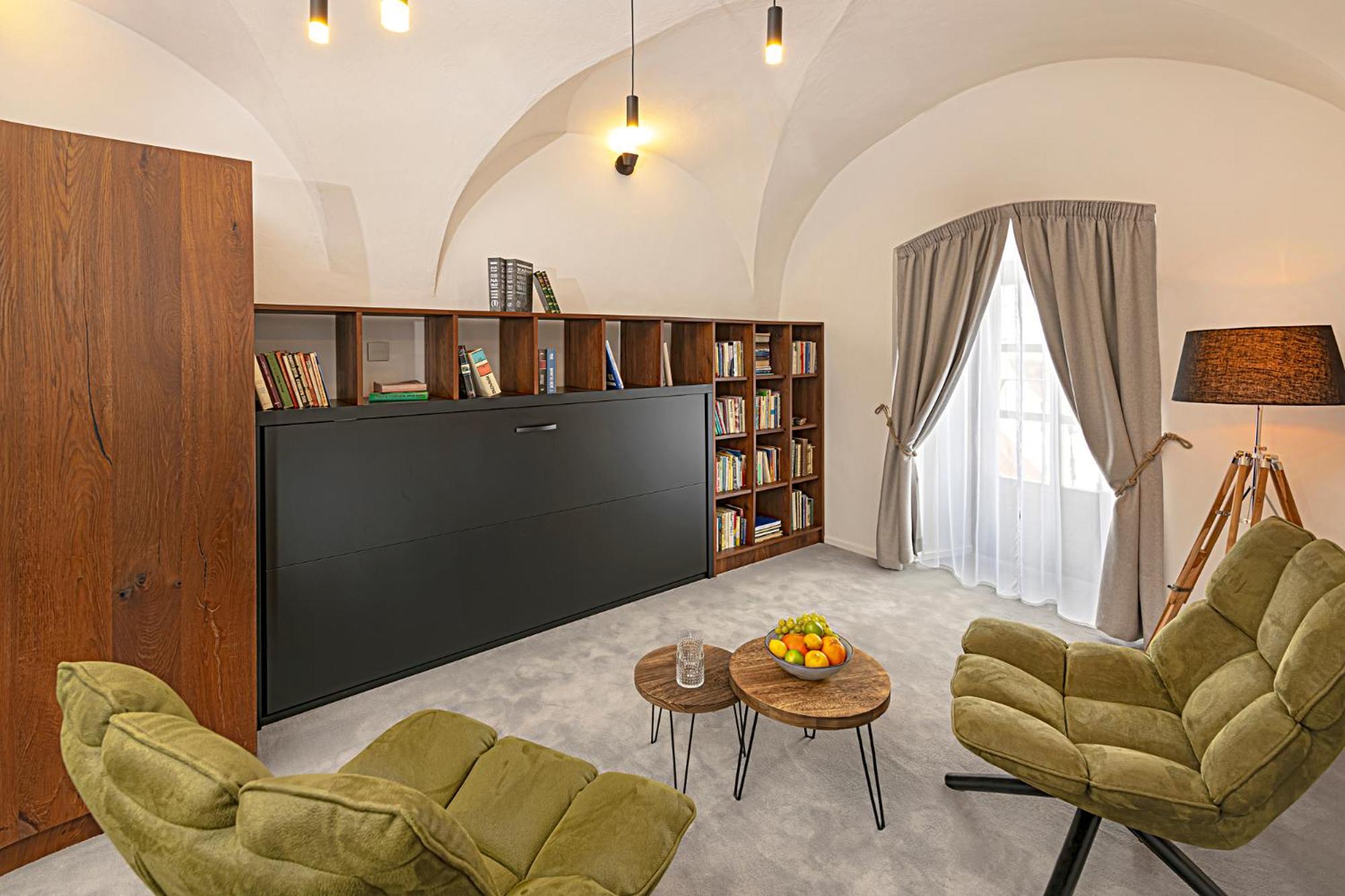 Deluxe Suite (Knižnica) - Photo 3