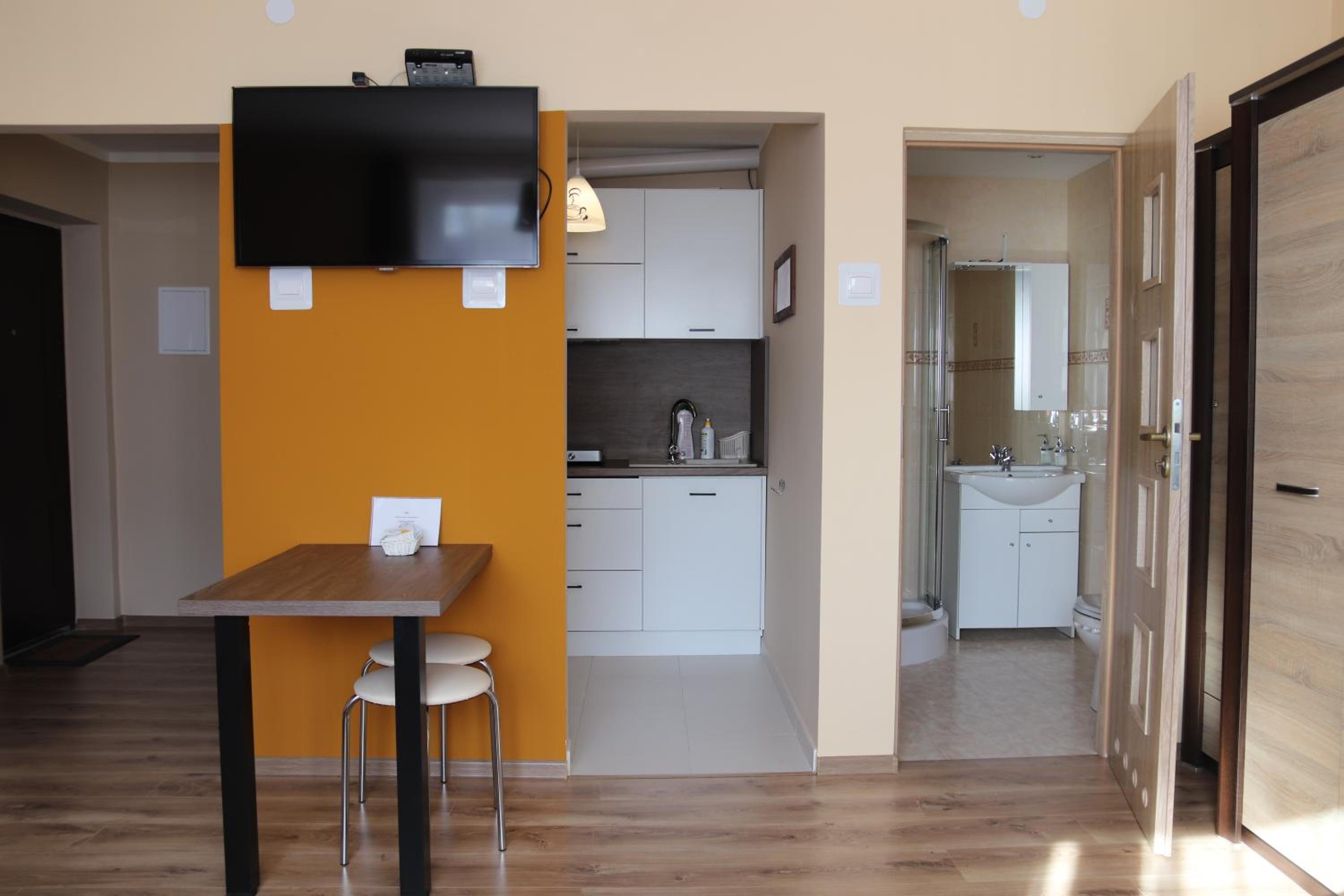 One-Bedroom Apartment - Photo 13